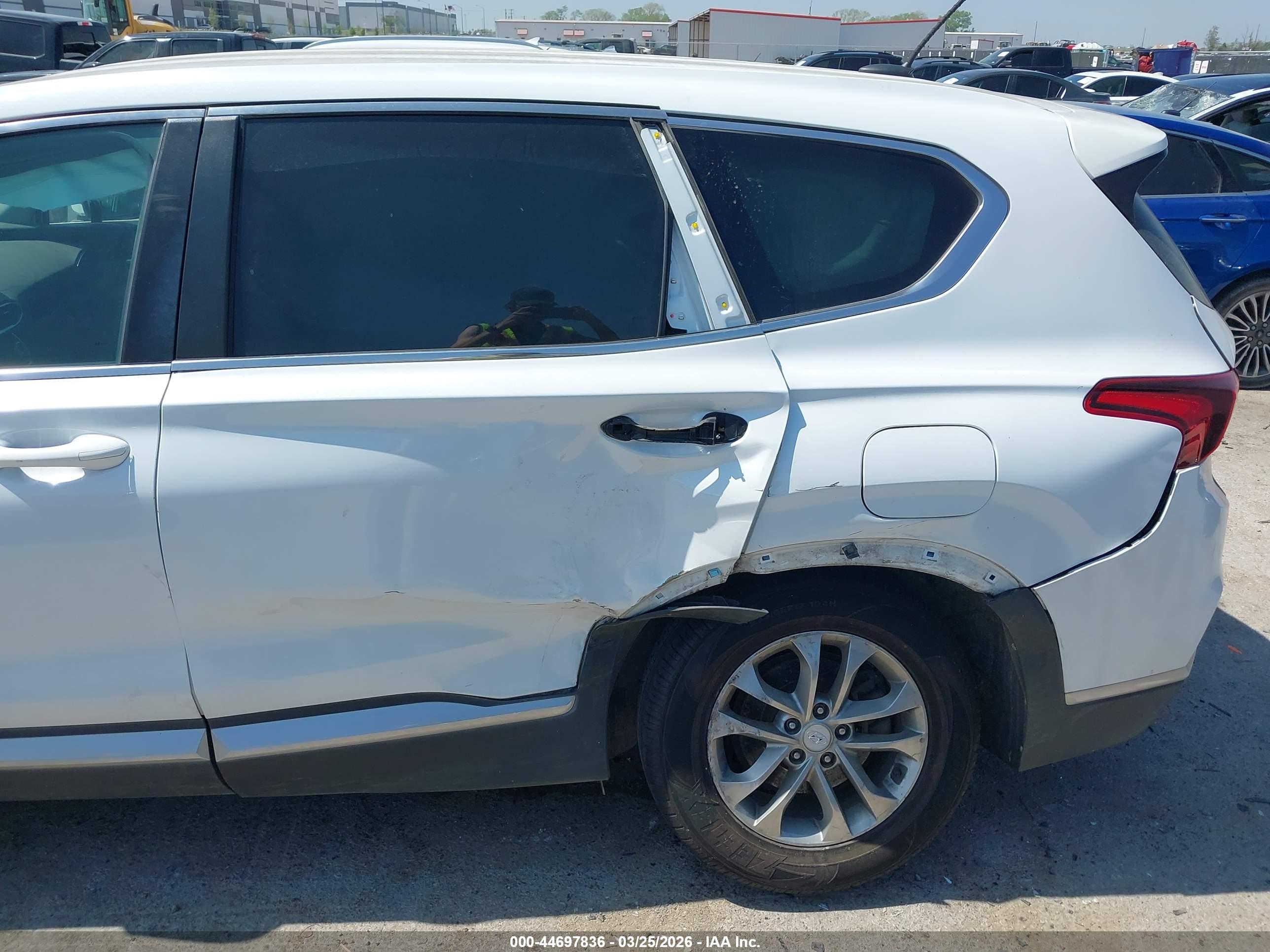 HYUNDAI SANTA image 6