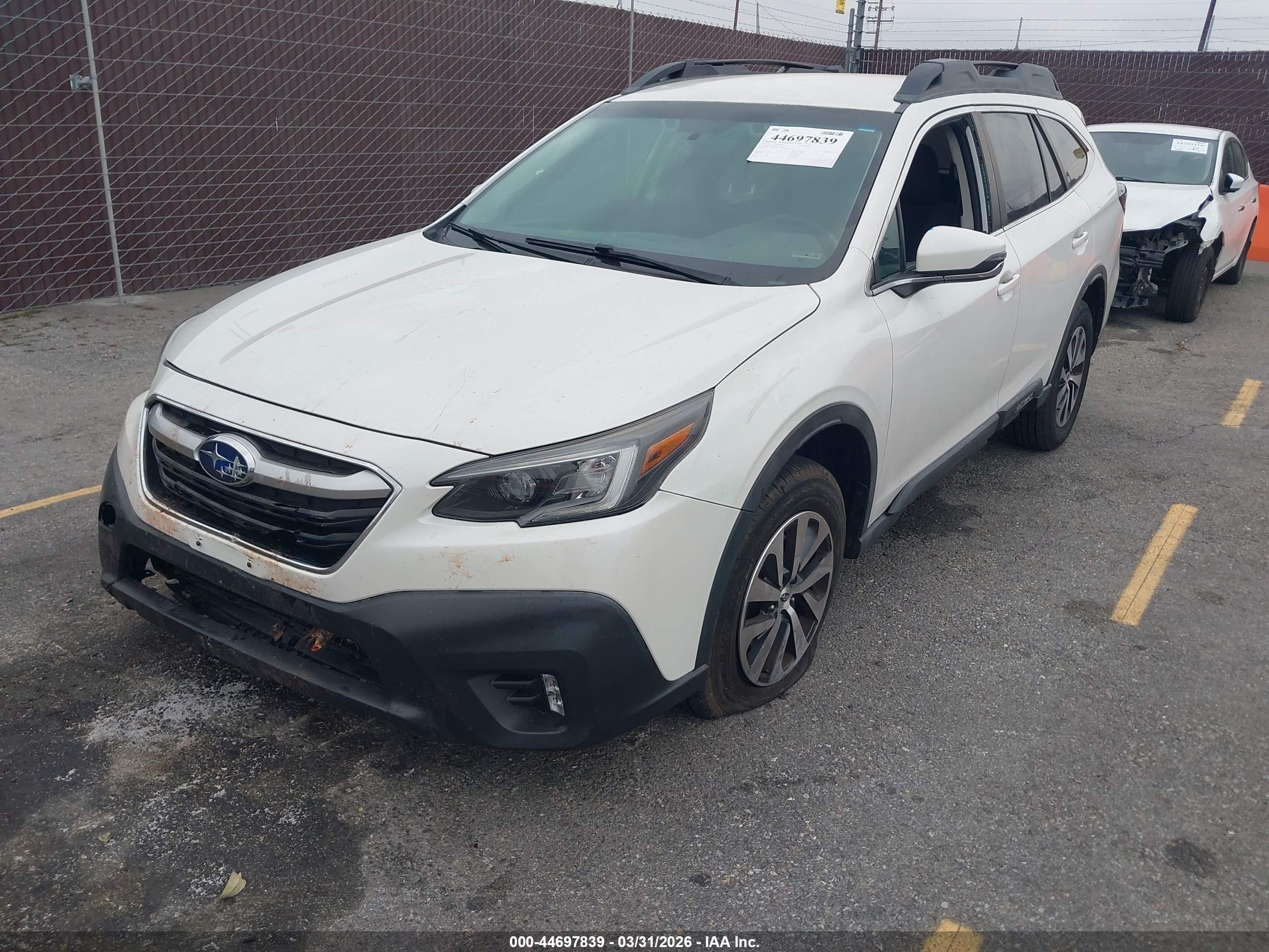 SUBARU OUTBACK image 2