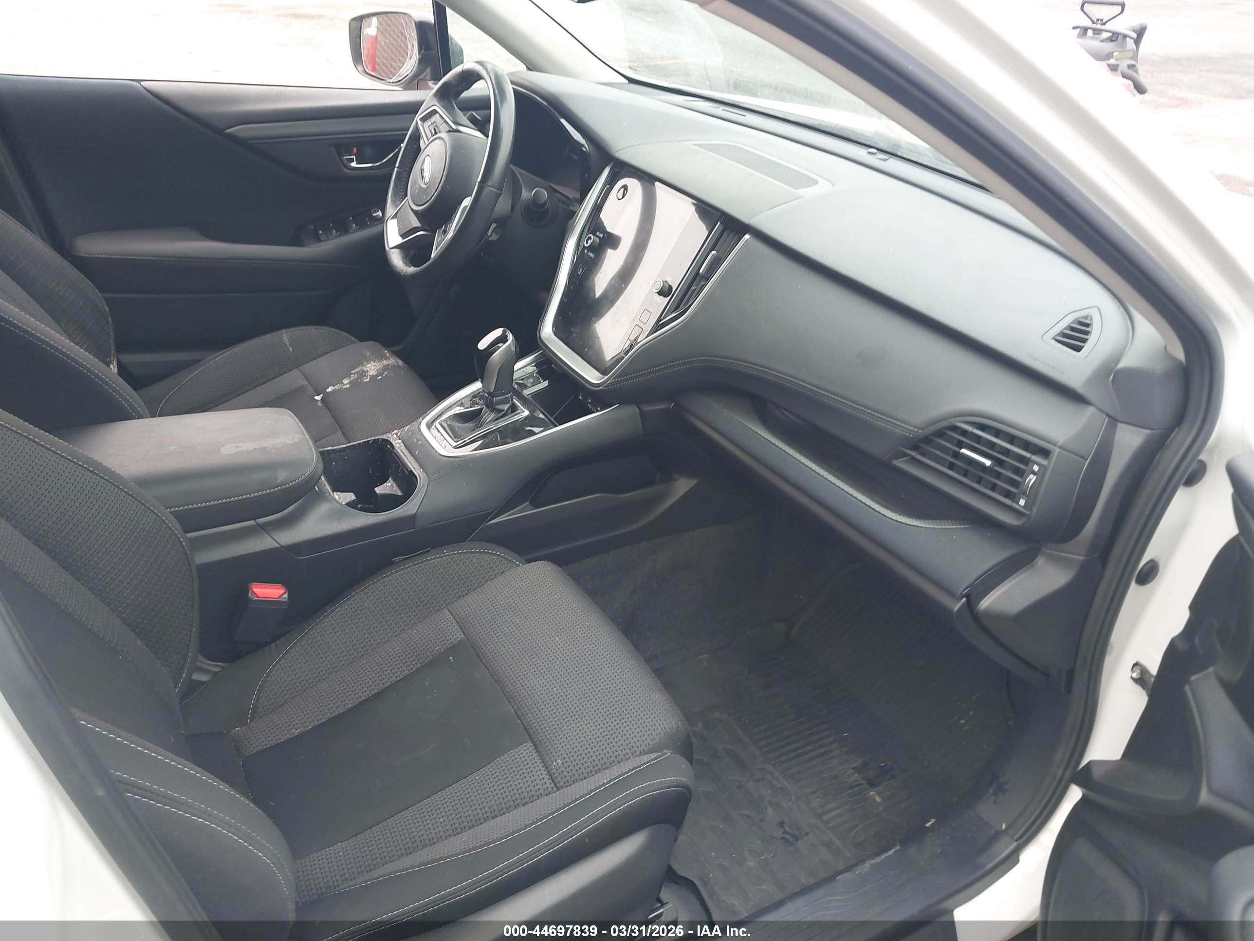 SUBARU OUTBACK image 5