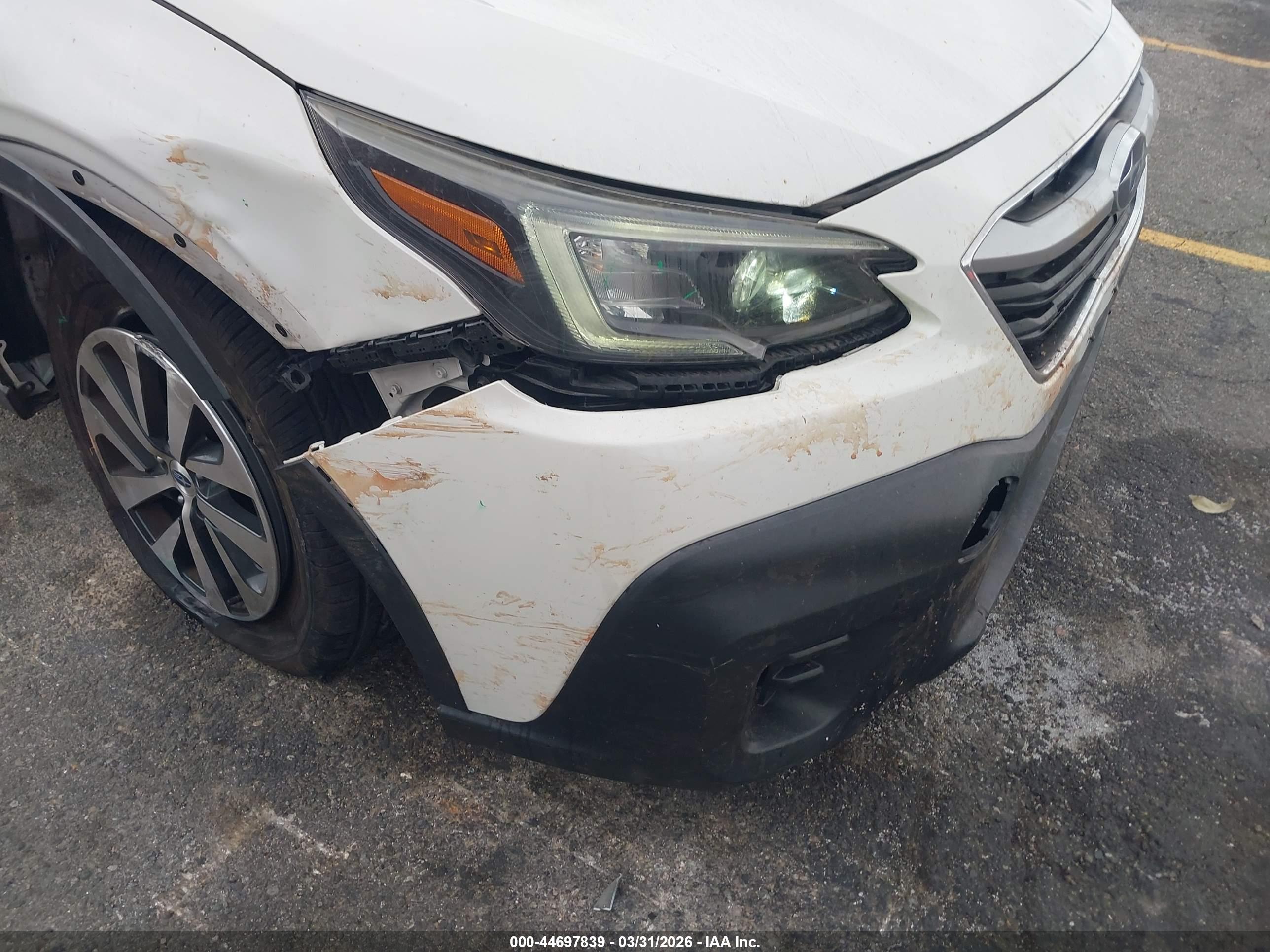 SUBARU OUTBACK image 6