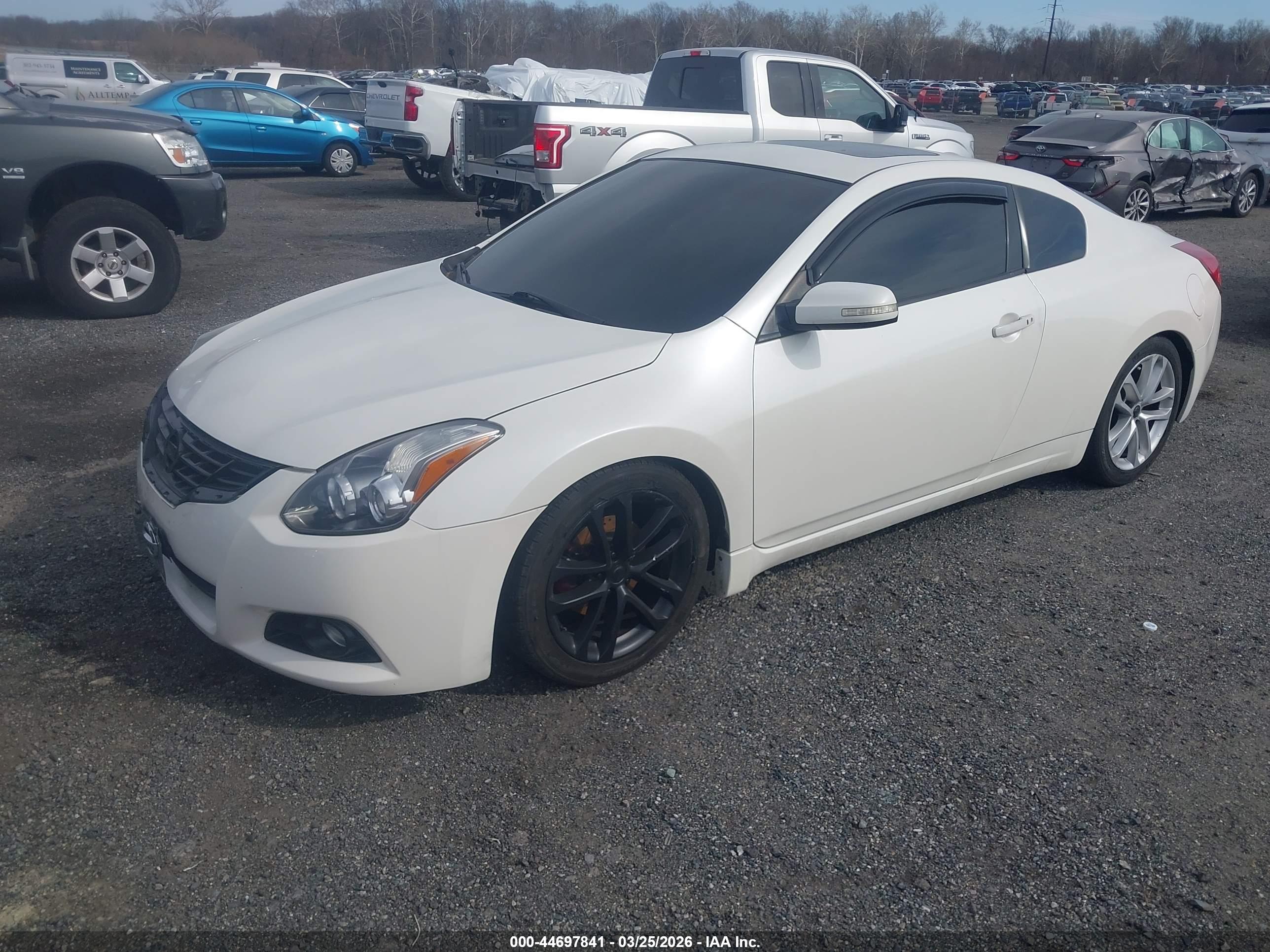 NISSAN ALTIMA image 2