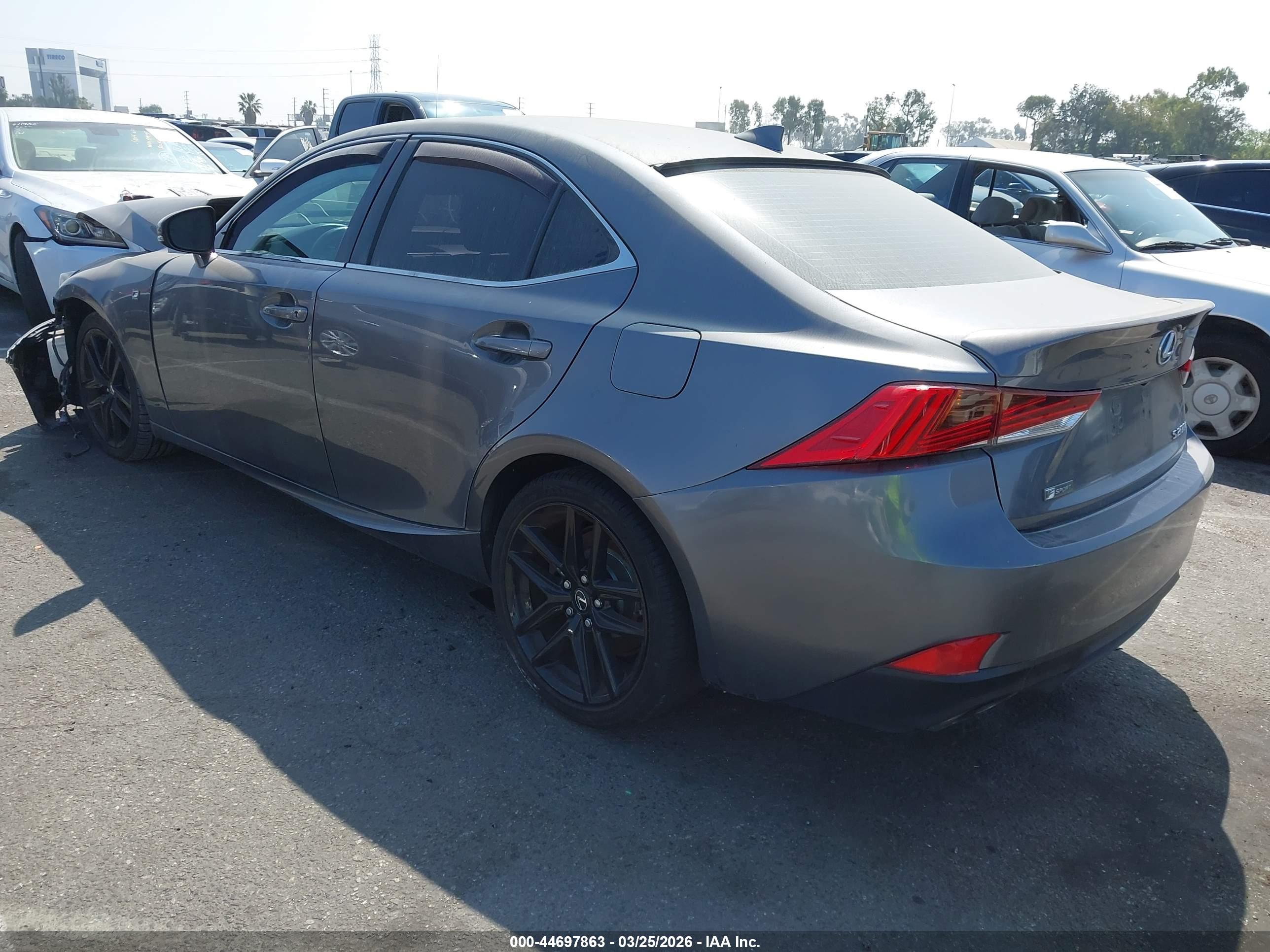 LEXUS IS image 3