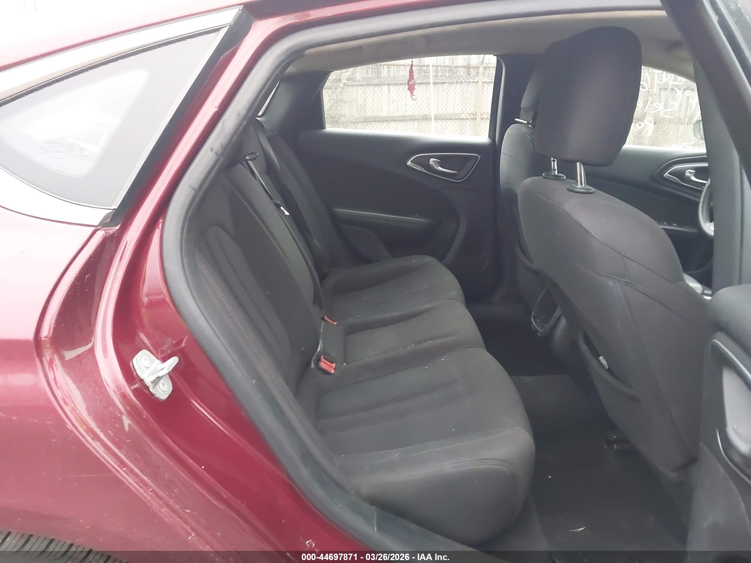 CHRYSLER 200 image 8