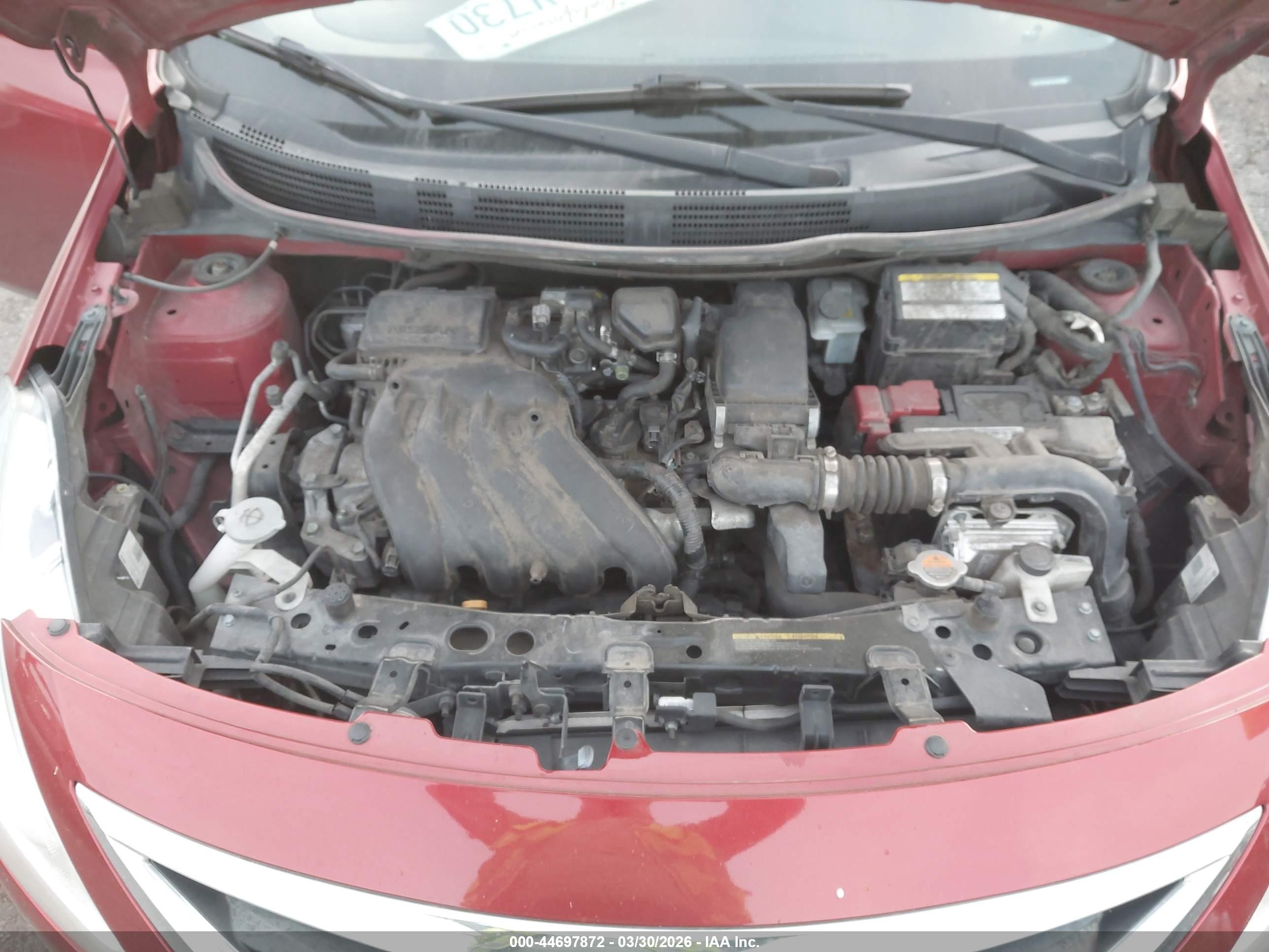 NISSAN VERSA image 10