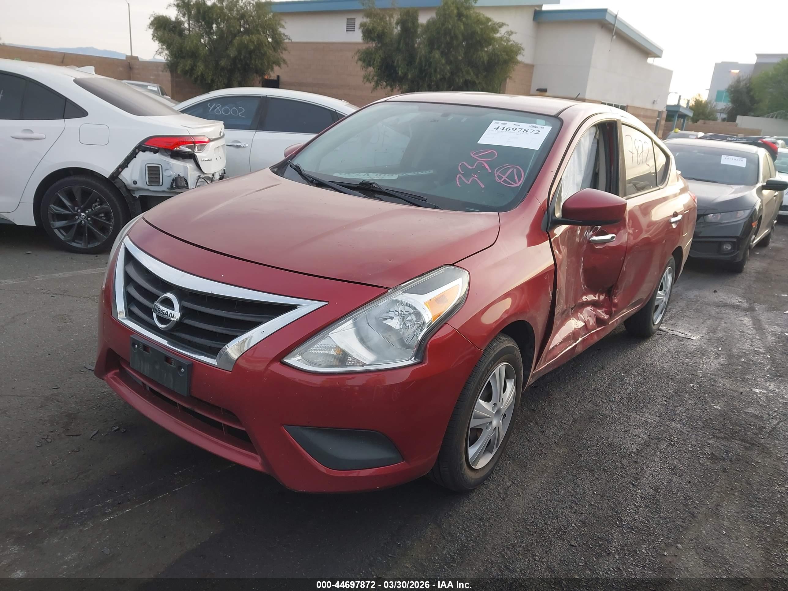 NISSAN VERSA image 2
