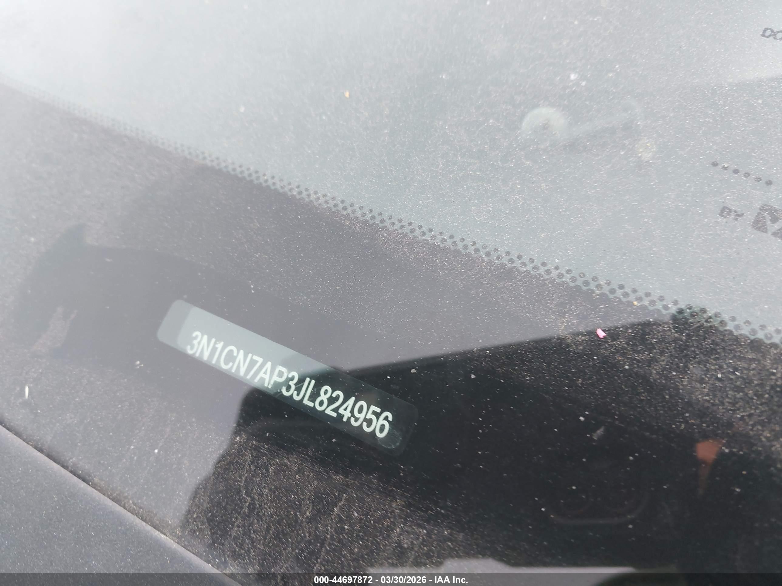 NISSAN VERSA image 9