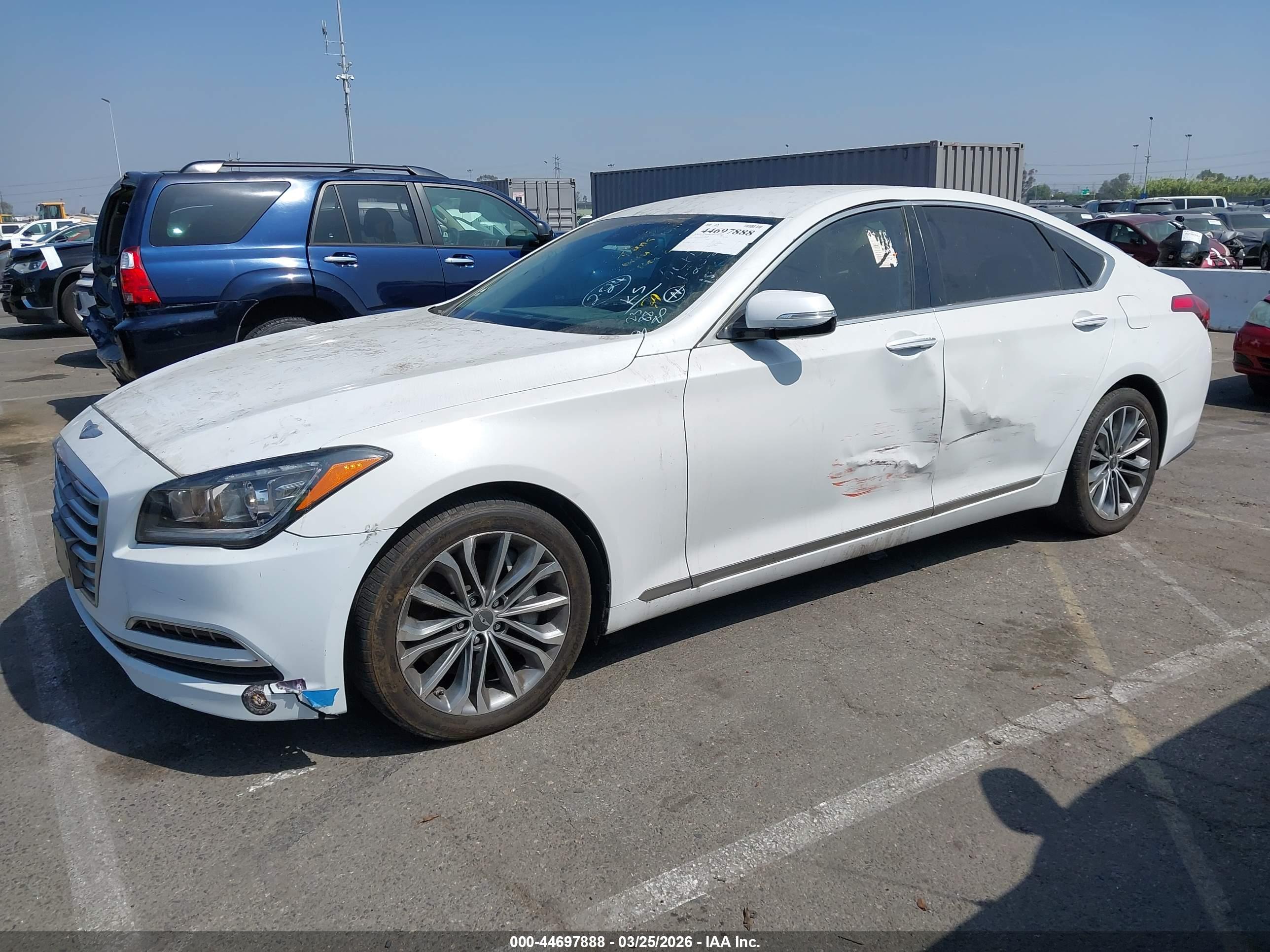 HYUNDAI GENESIS image 2