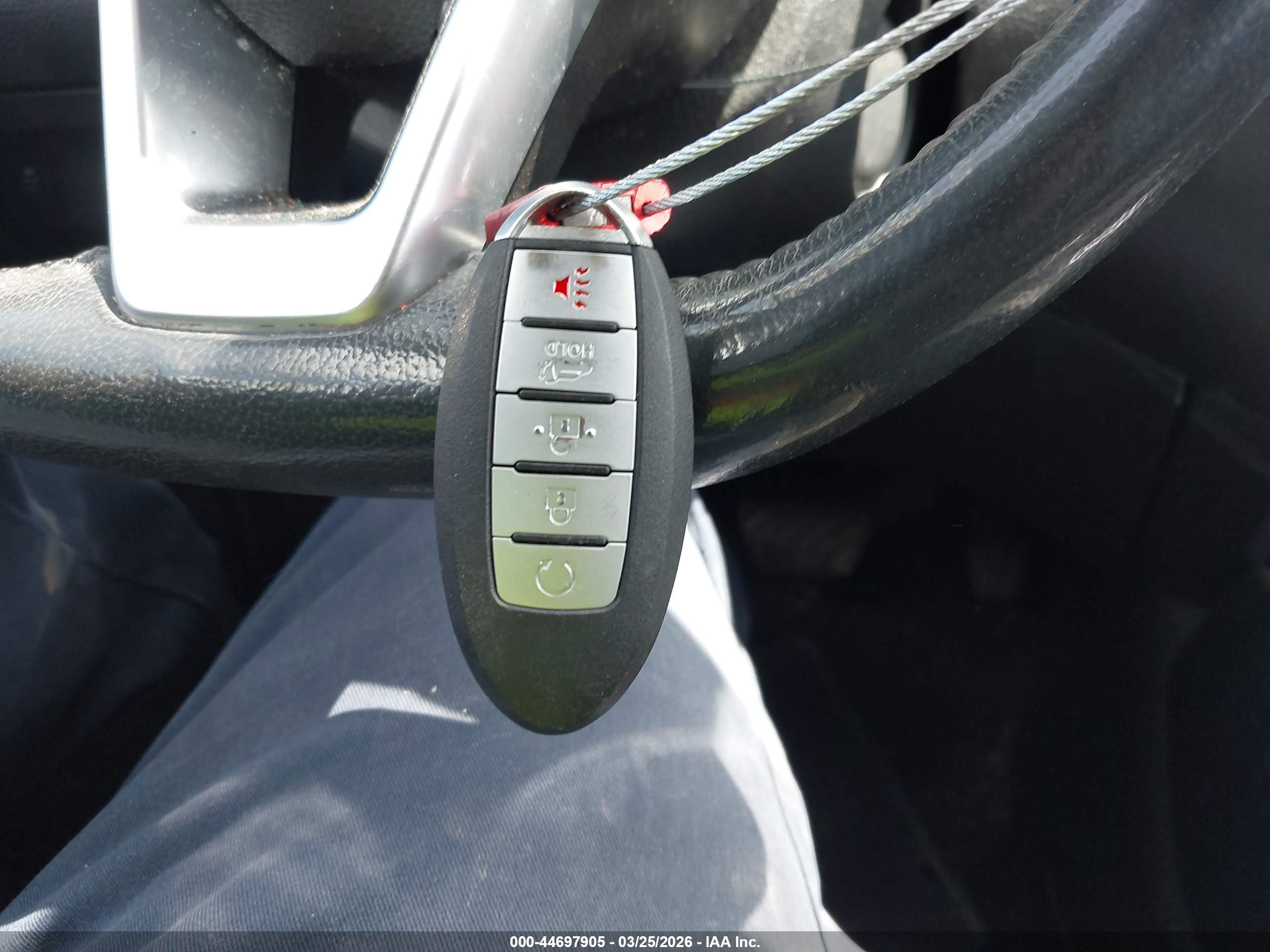 NISSAN ROGUE image 11