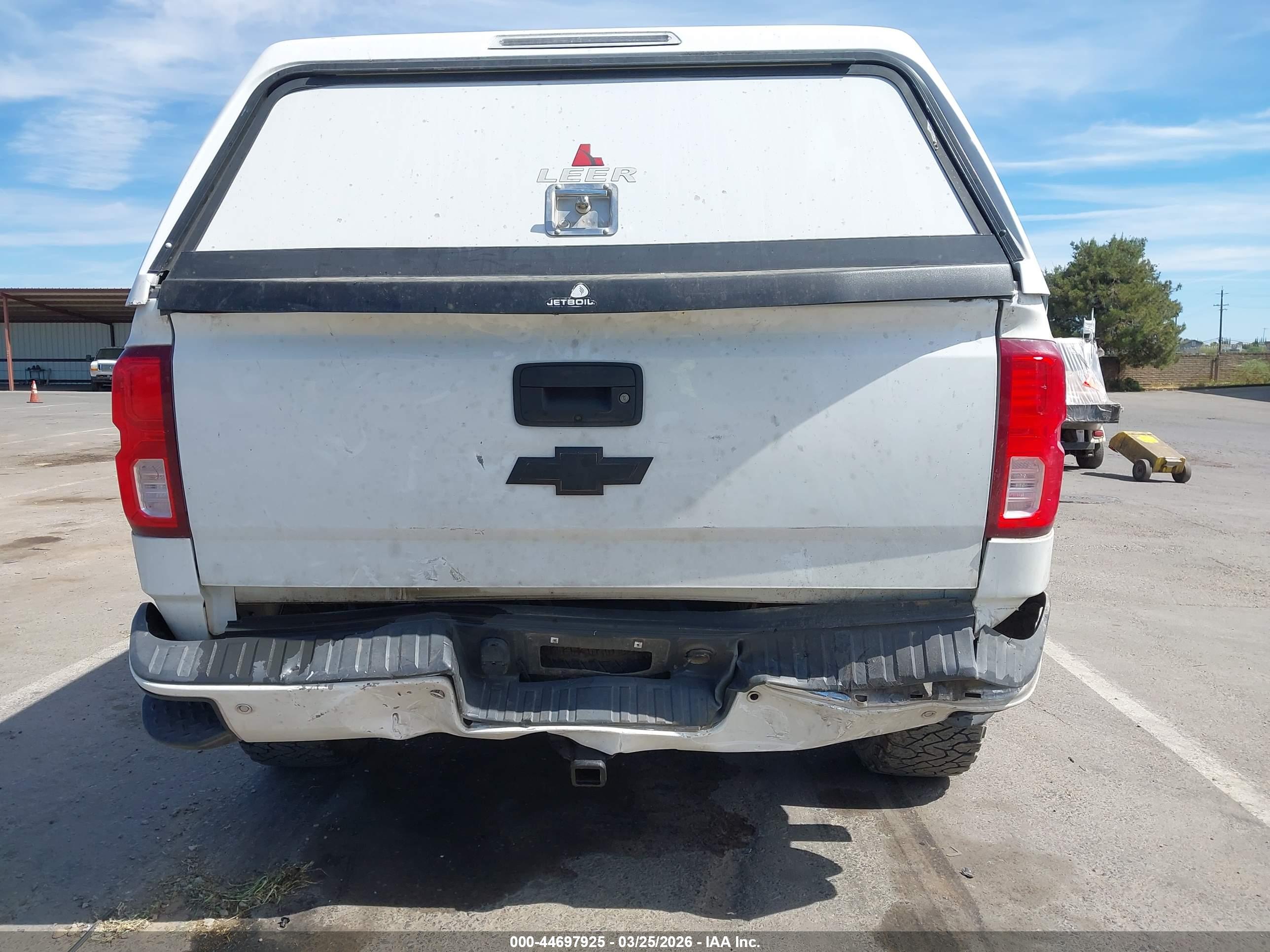 CHEVROLET SILVERADO image 6