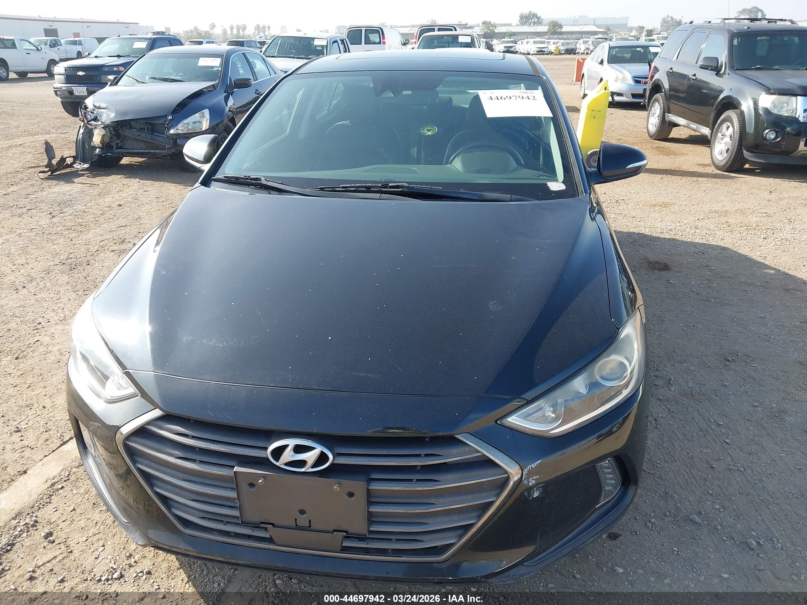 HYUNDAI ELANTRA image 6