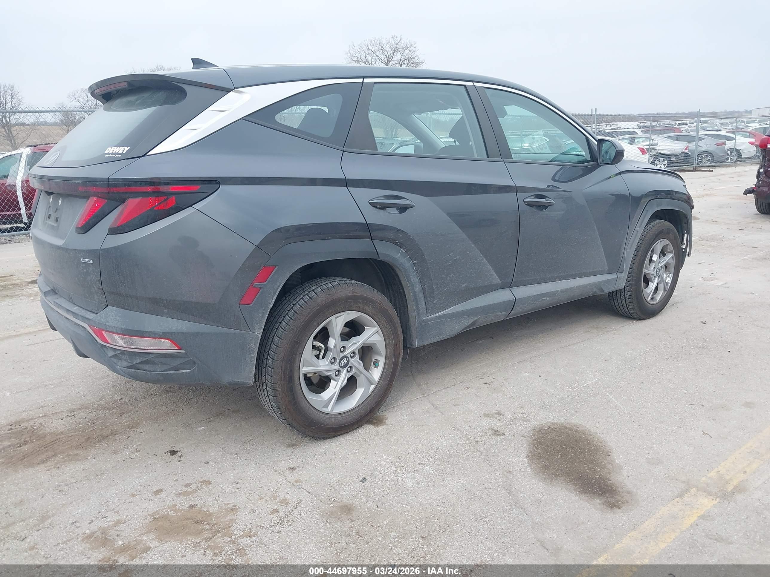 HYUNDAI TUCSON image 4