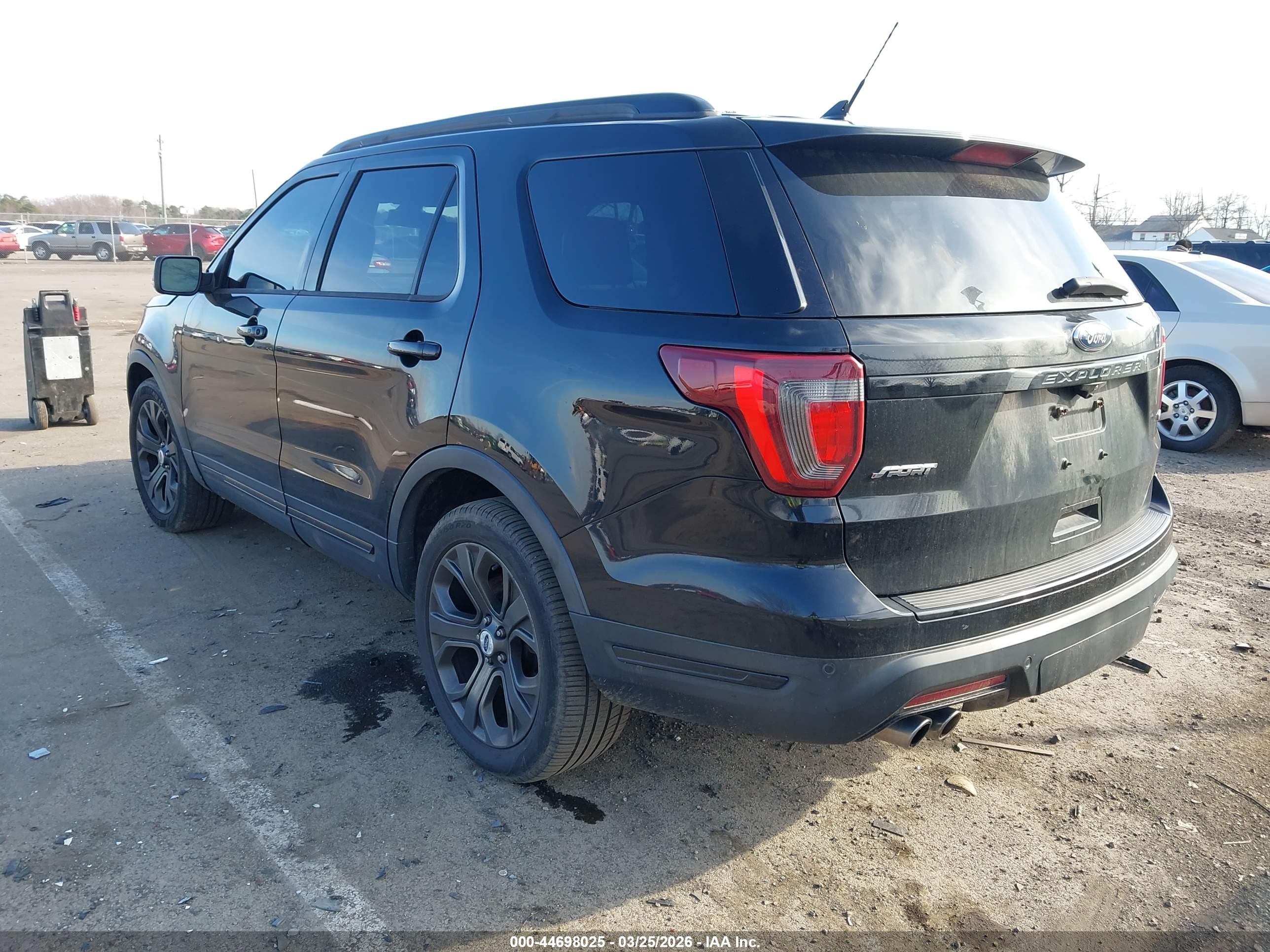 FORD EXPLORER image 3