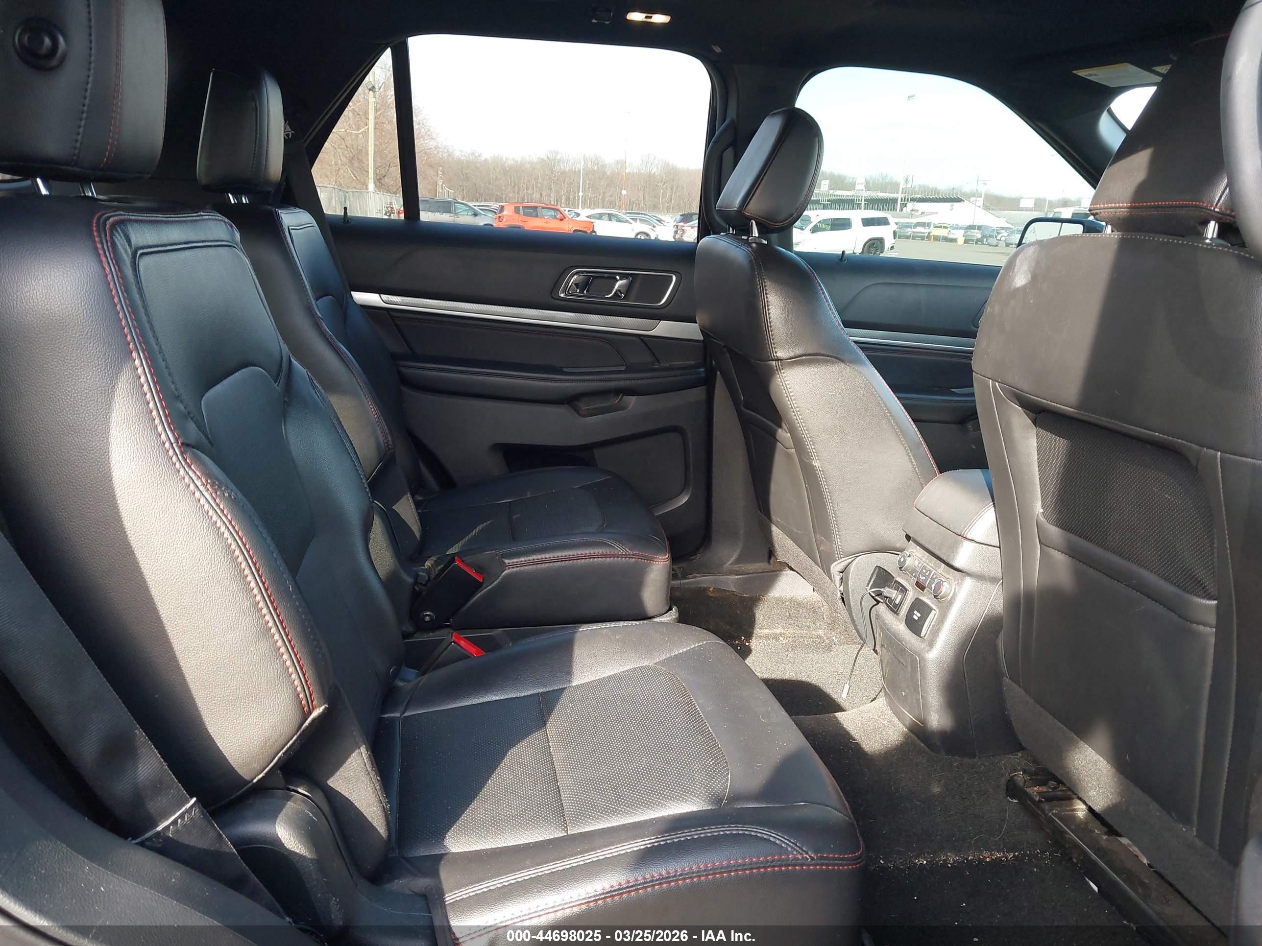 FORD EXPLORER image 8