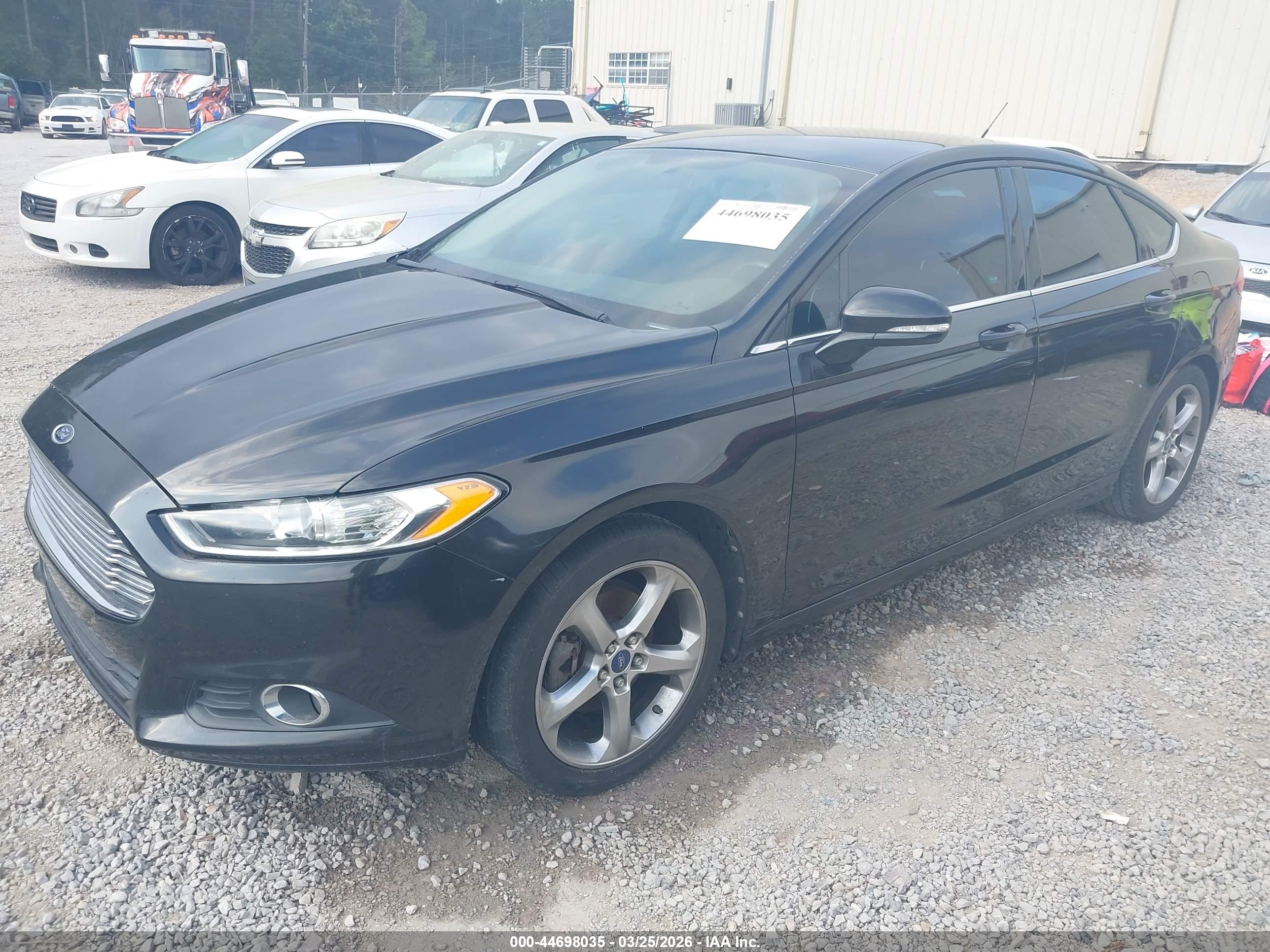 FORD FUSION image 2
