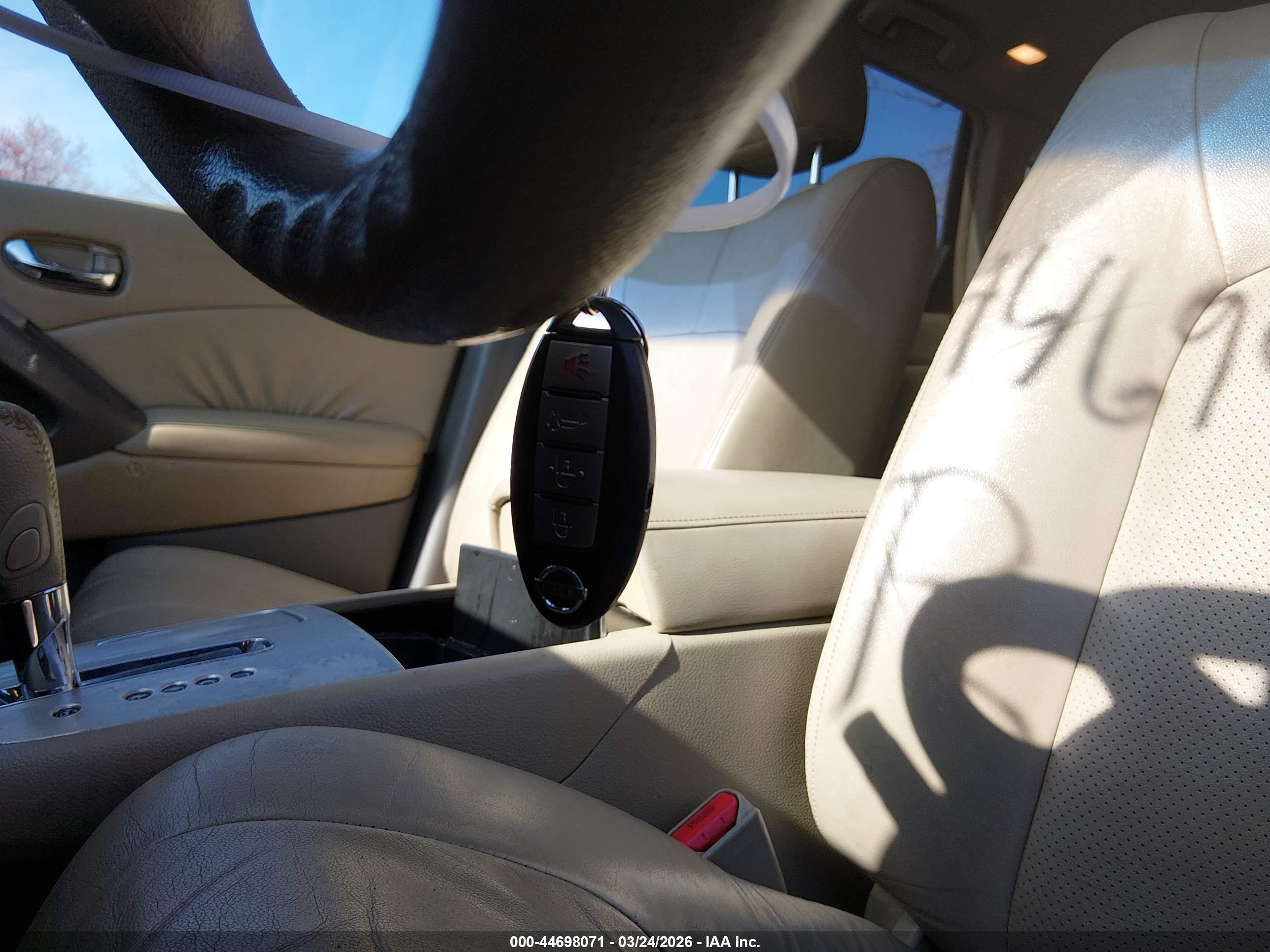 NISSAN MURANO image 11