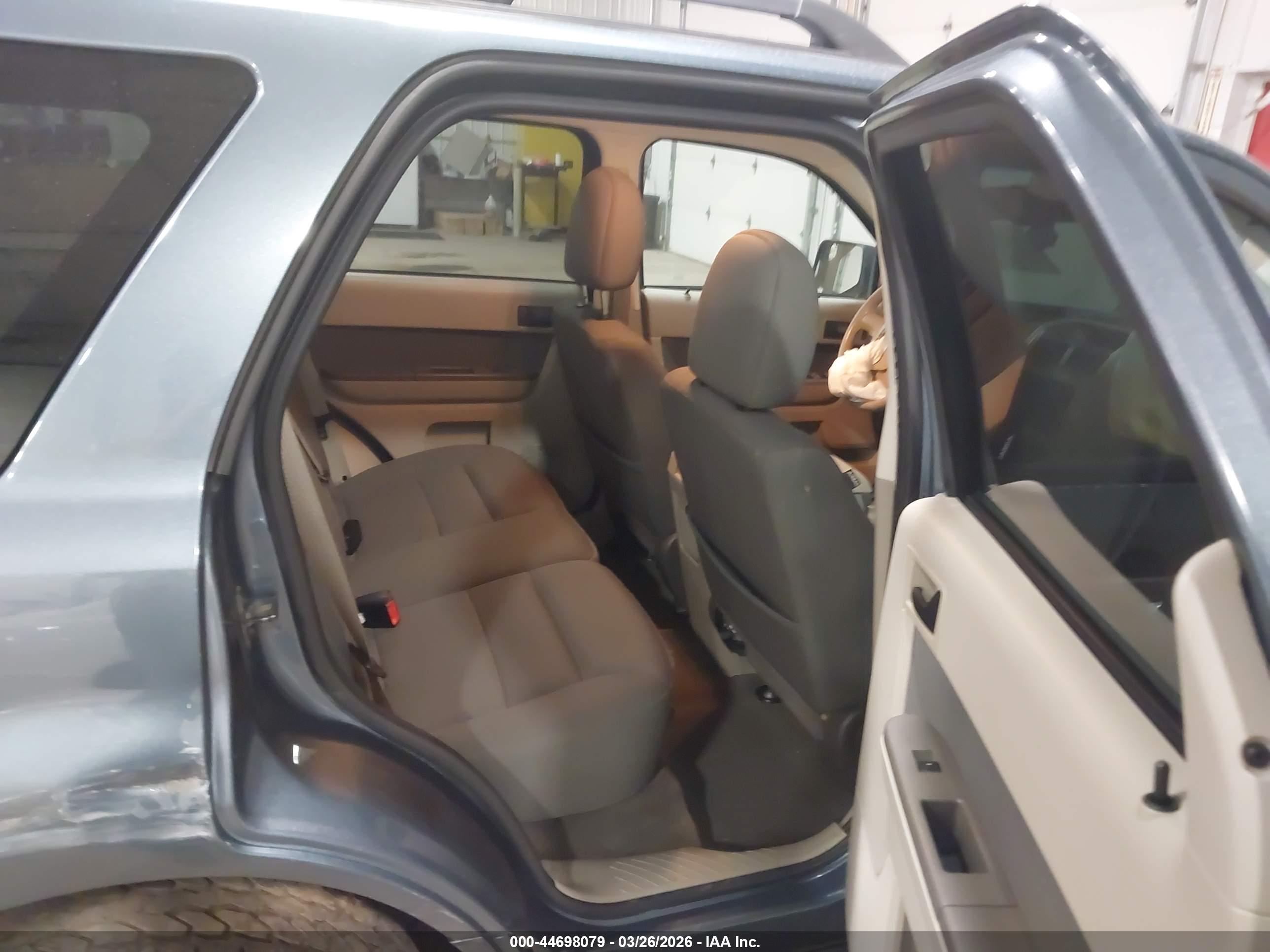FORD ESCAPE image 8