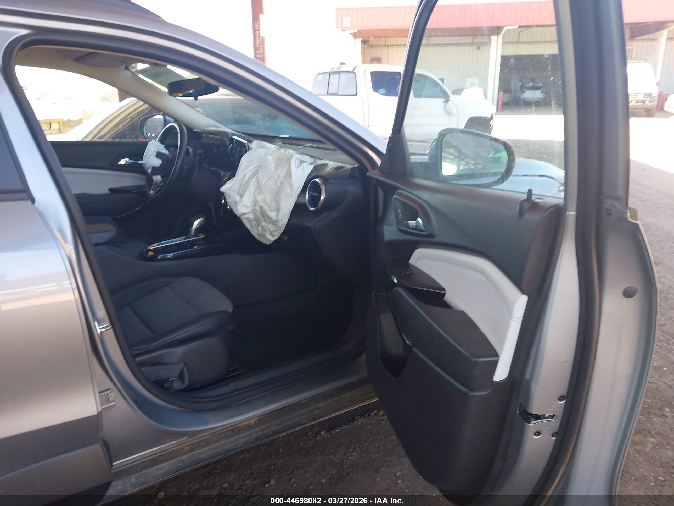 CHEVROLET TRAX image 5