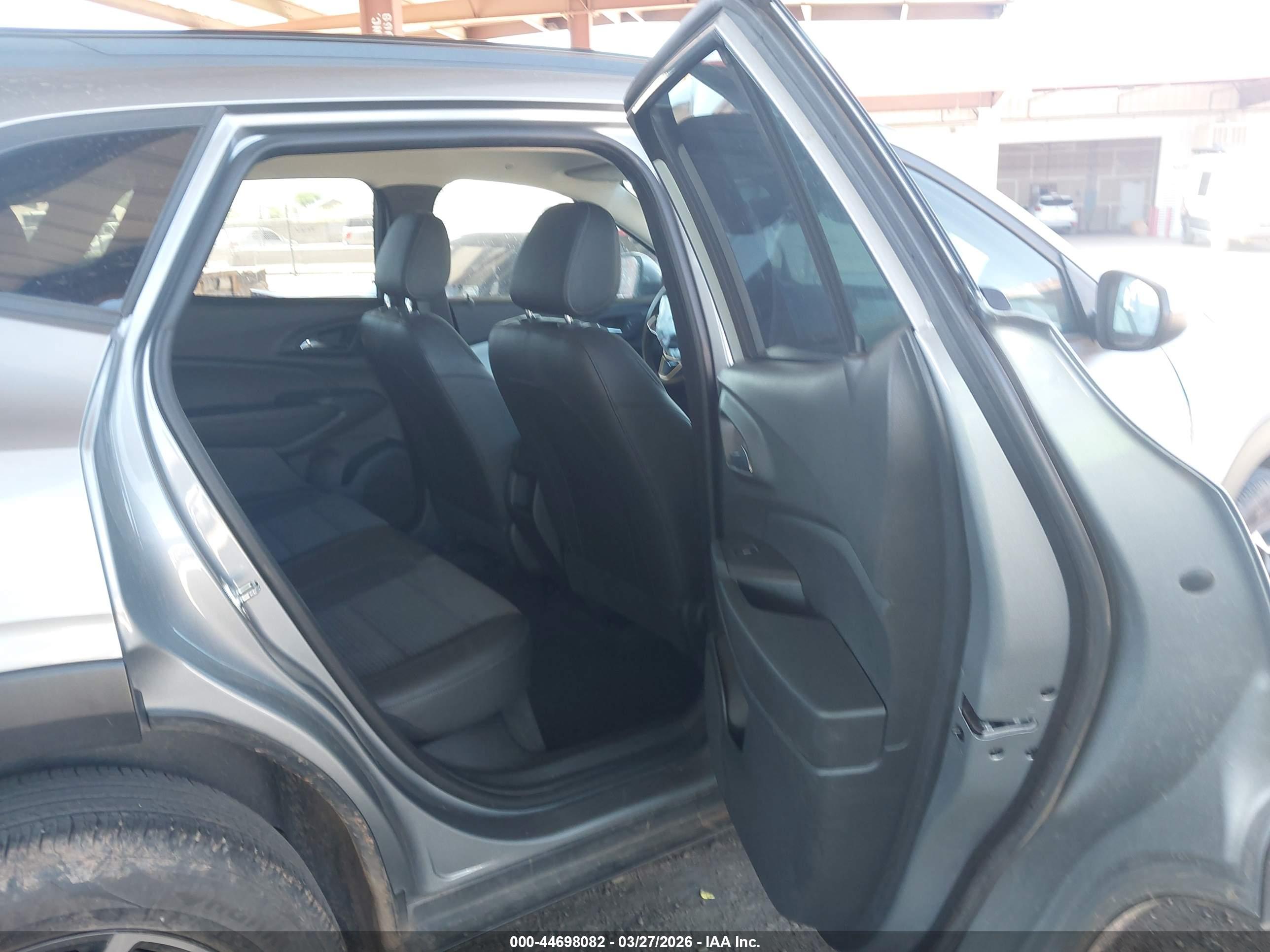 CHEVROLET TRAX image 8