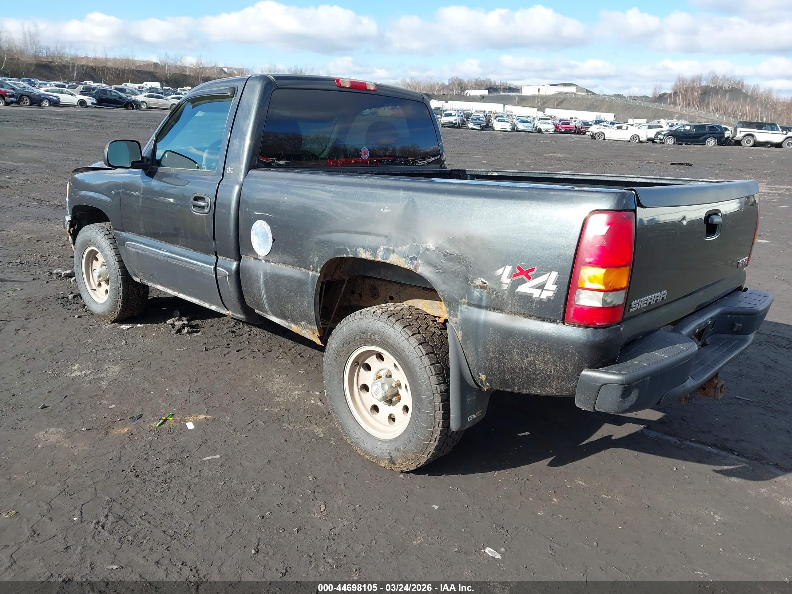 GMC SIERRA image 3