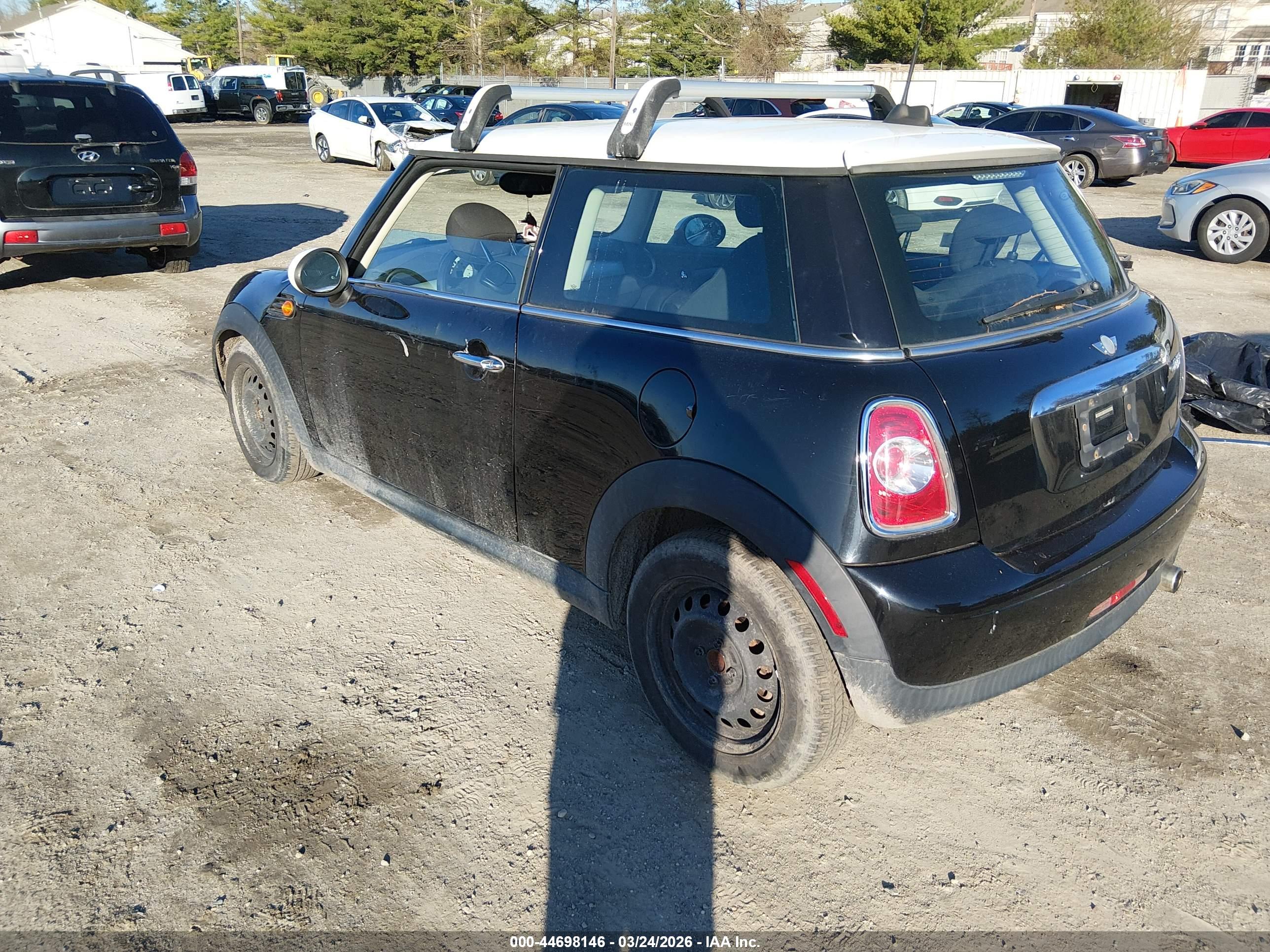 MINI COOPER image 3