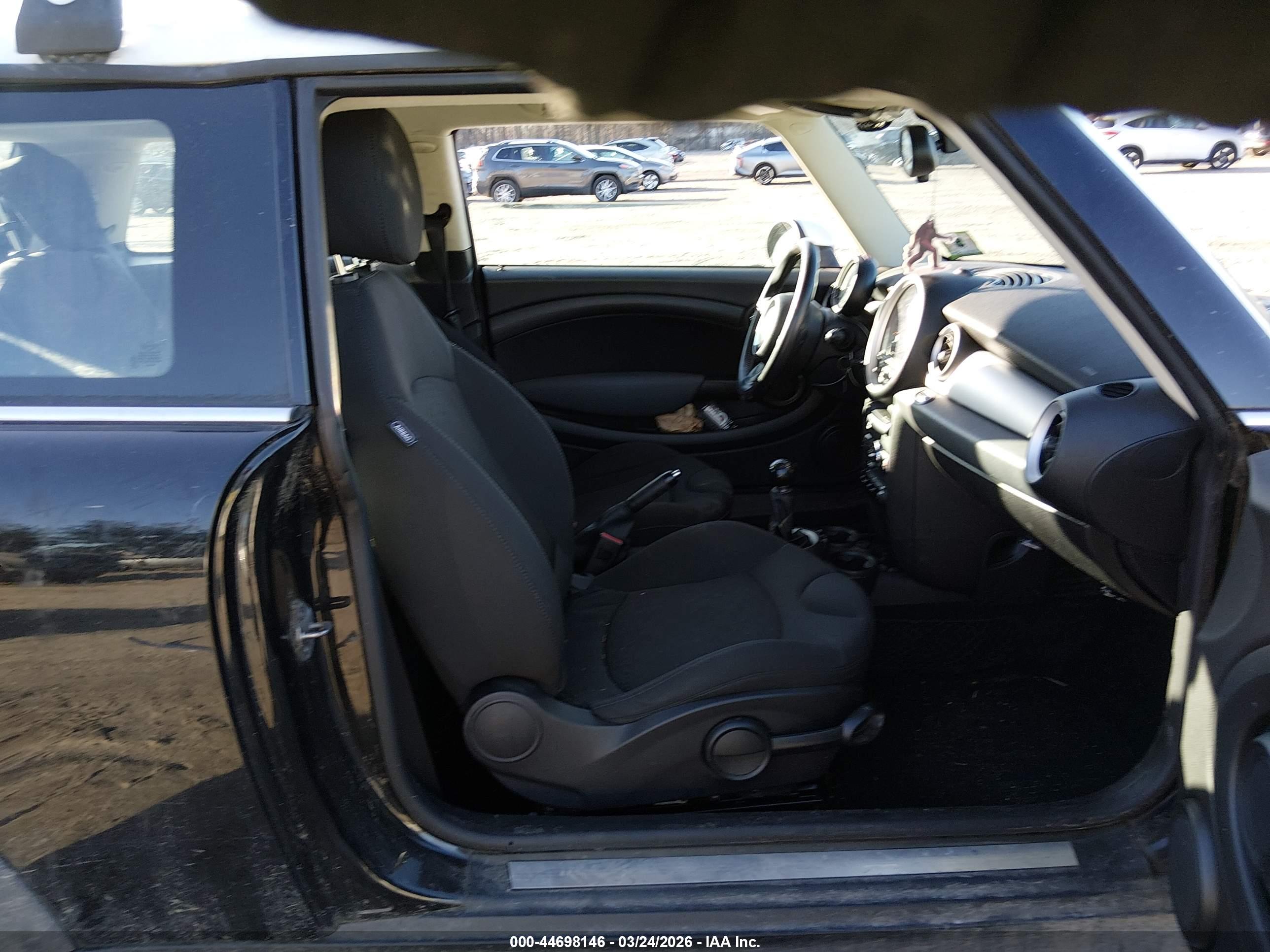 MINI COOPER image 5