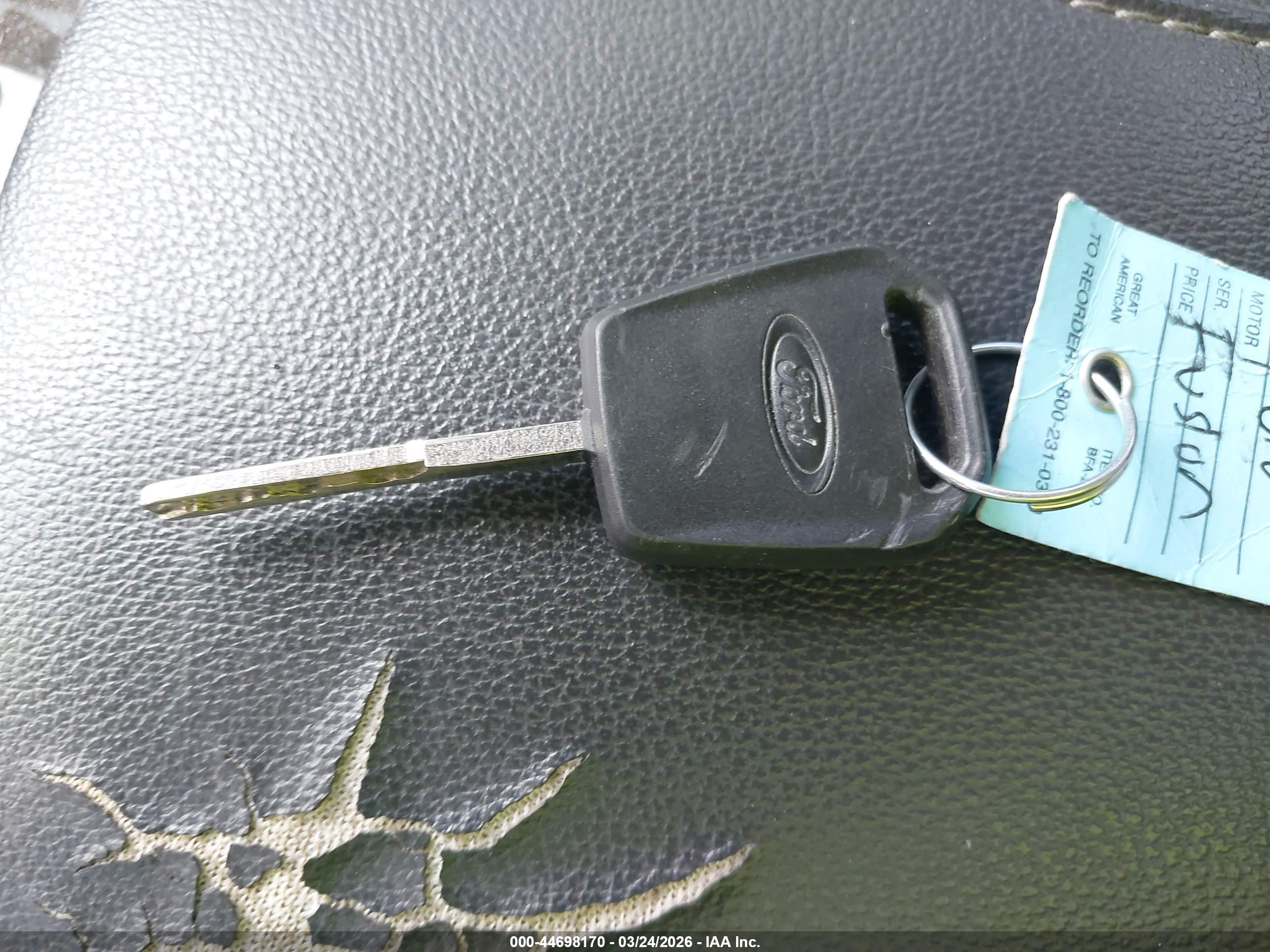 FORD FUSION image 11