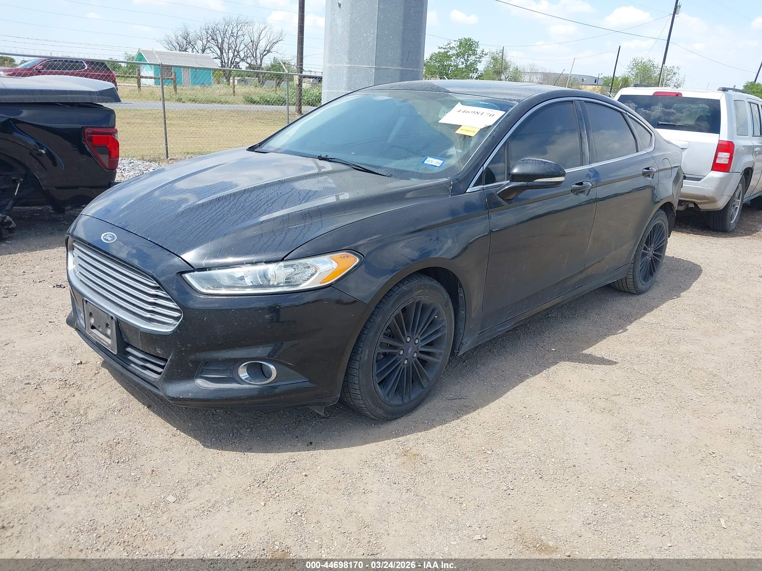 FORD FUSION image 2
