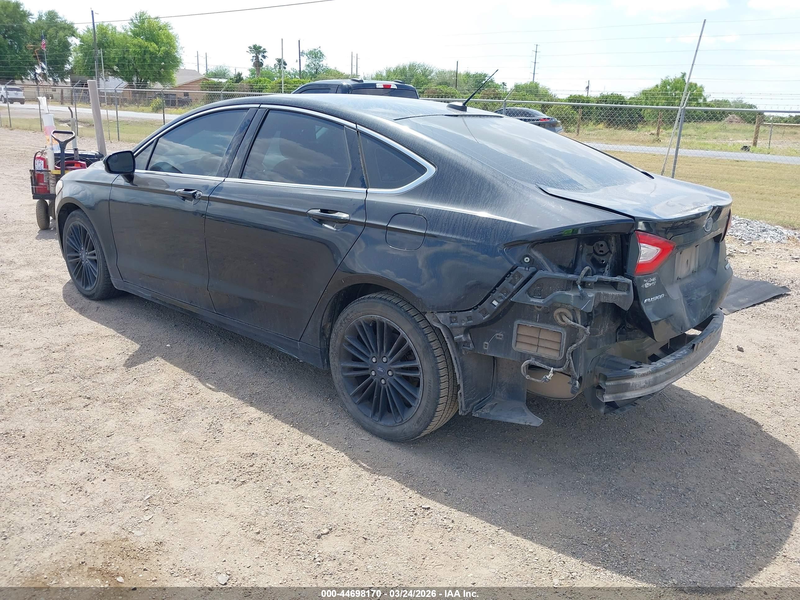 FORD FUSION image 3