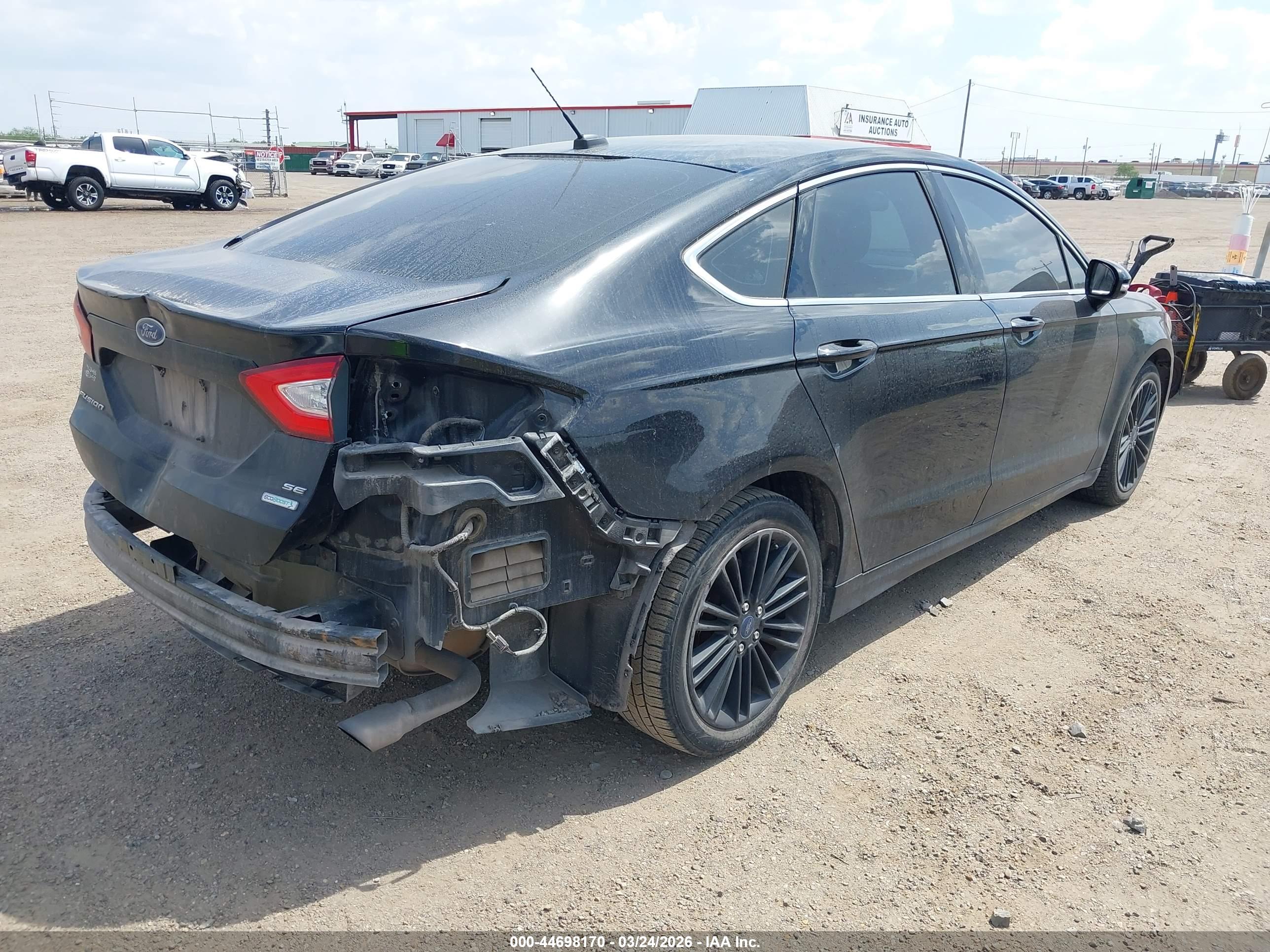 FORD FUSION image 4