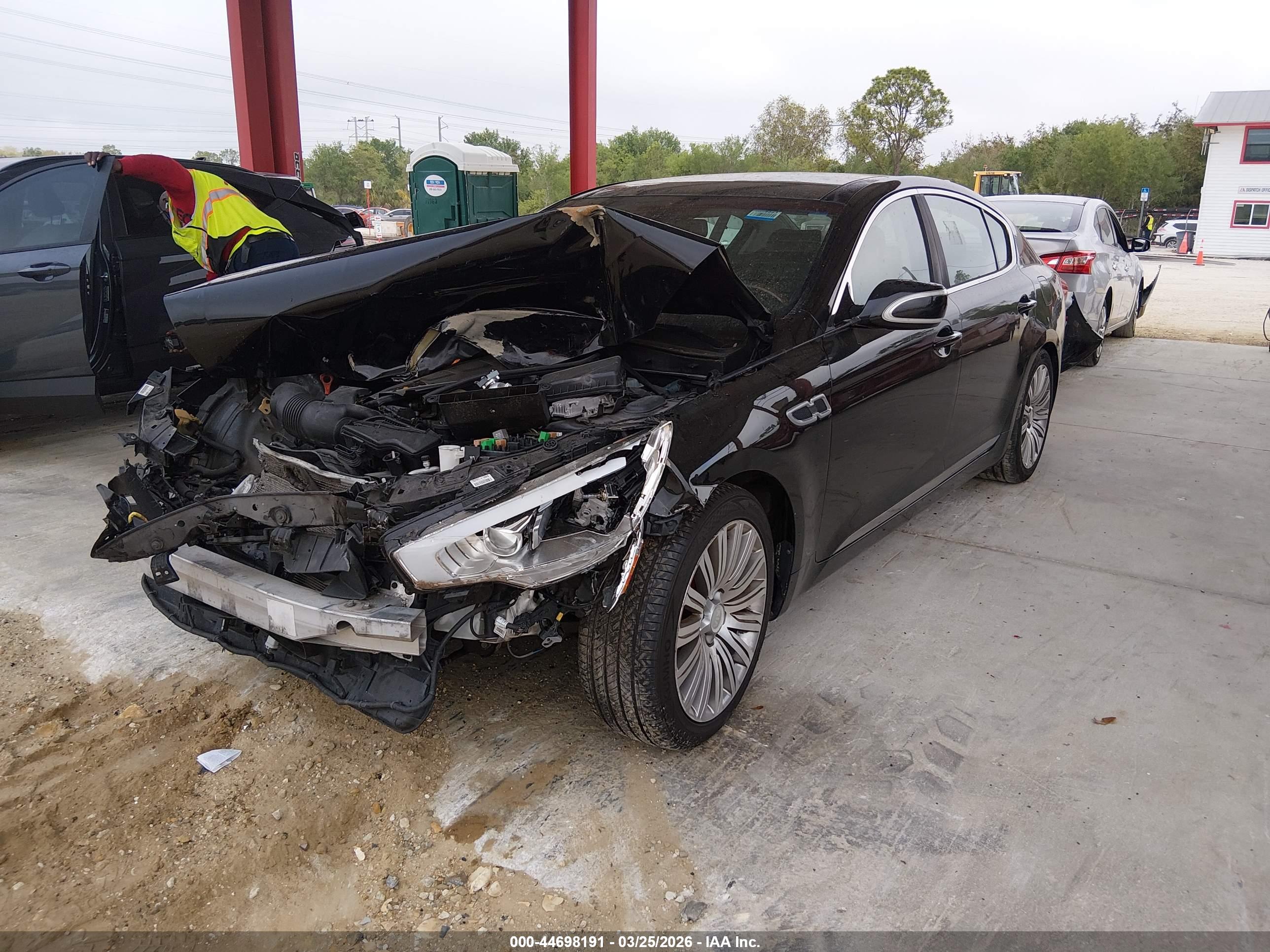 KIA K900 image 2