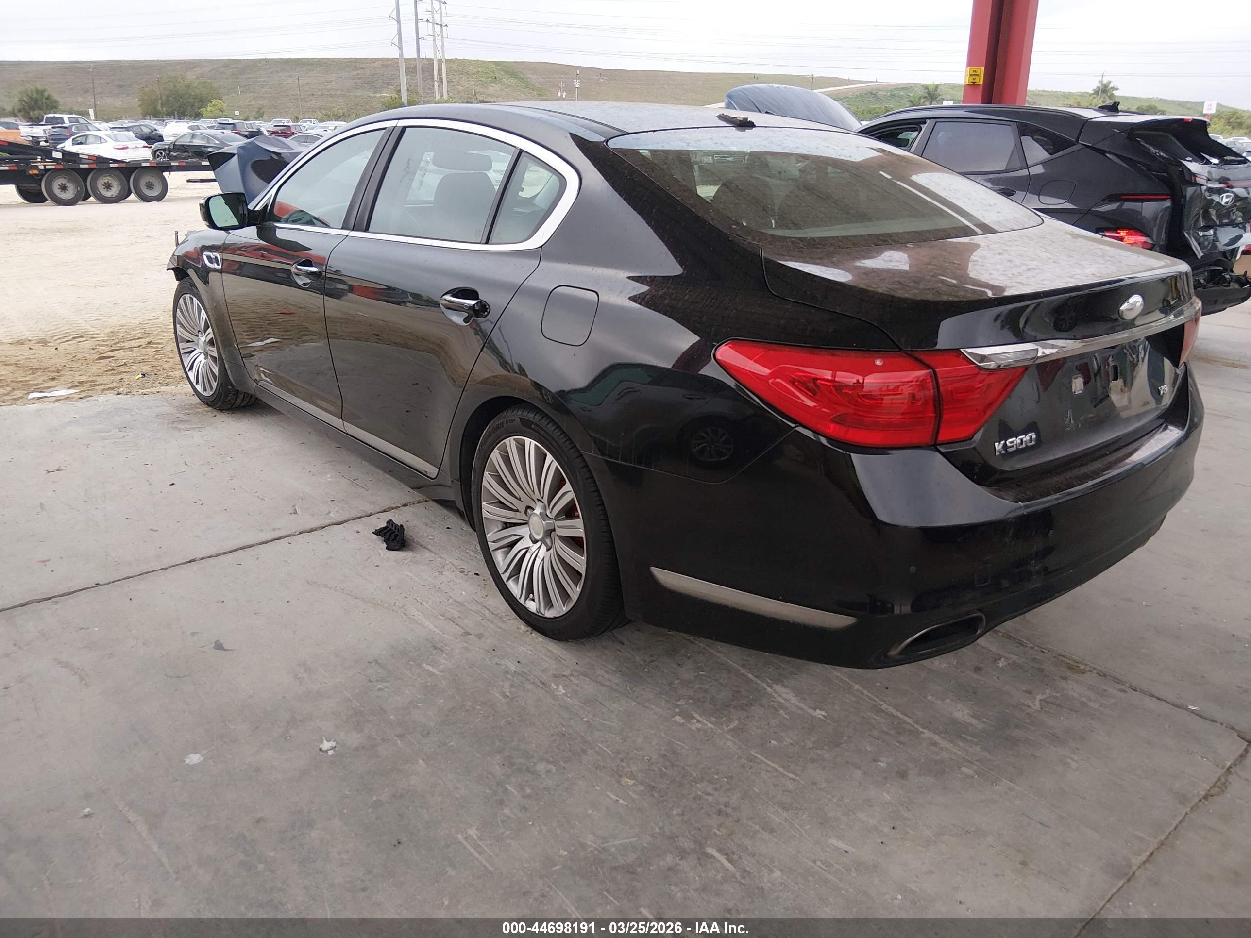 KIA K900 image 3