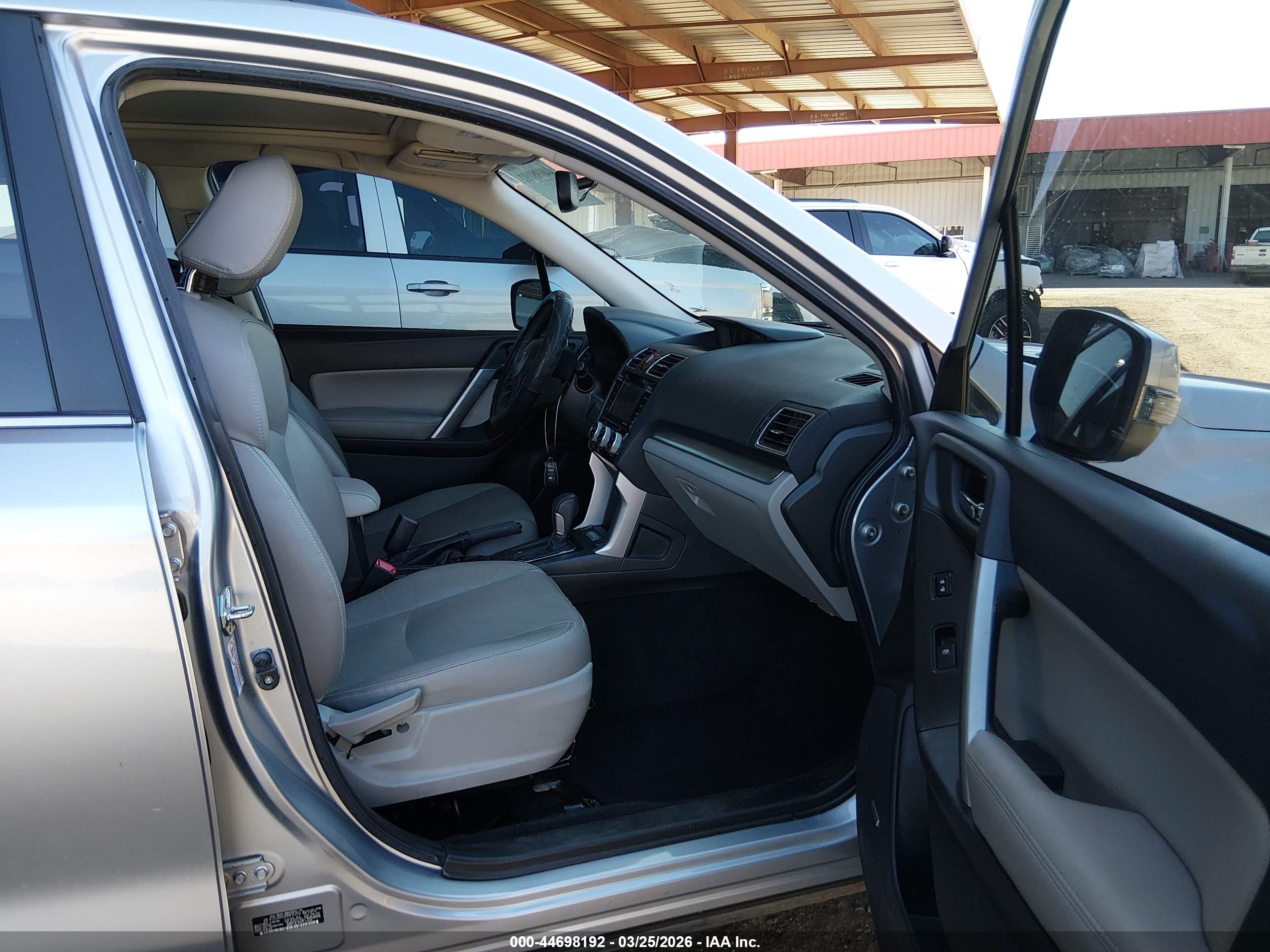SUBARU FORESTER image 5
