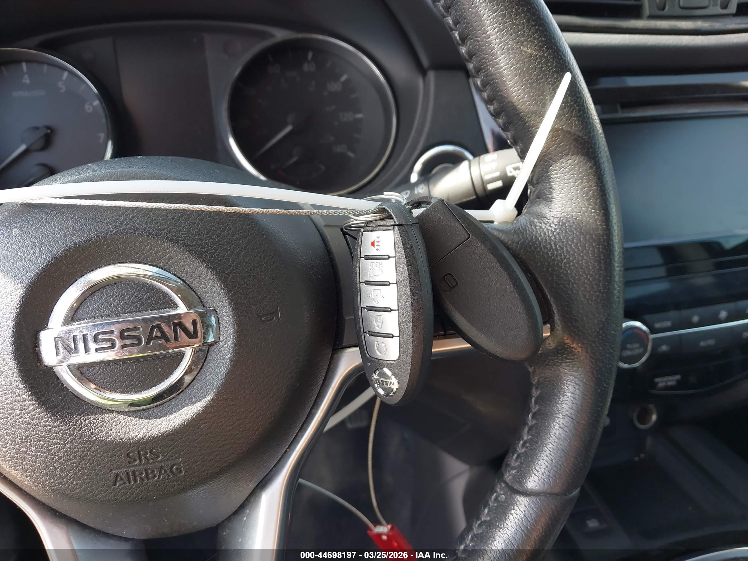 NISSAN ROGUE image 11