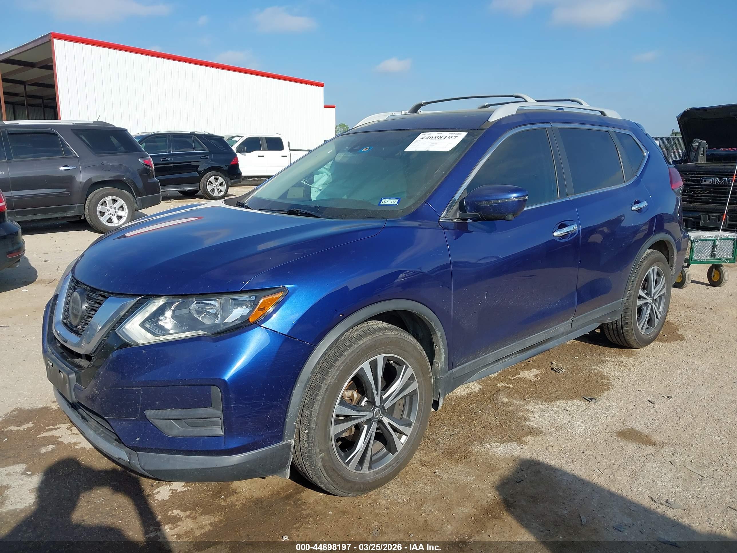 NISSAN ROGUE image 2