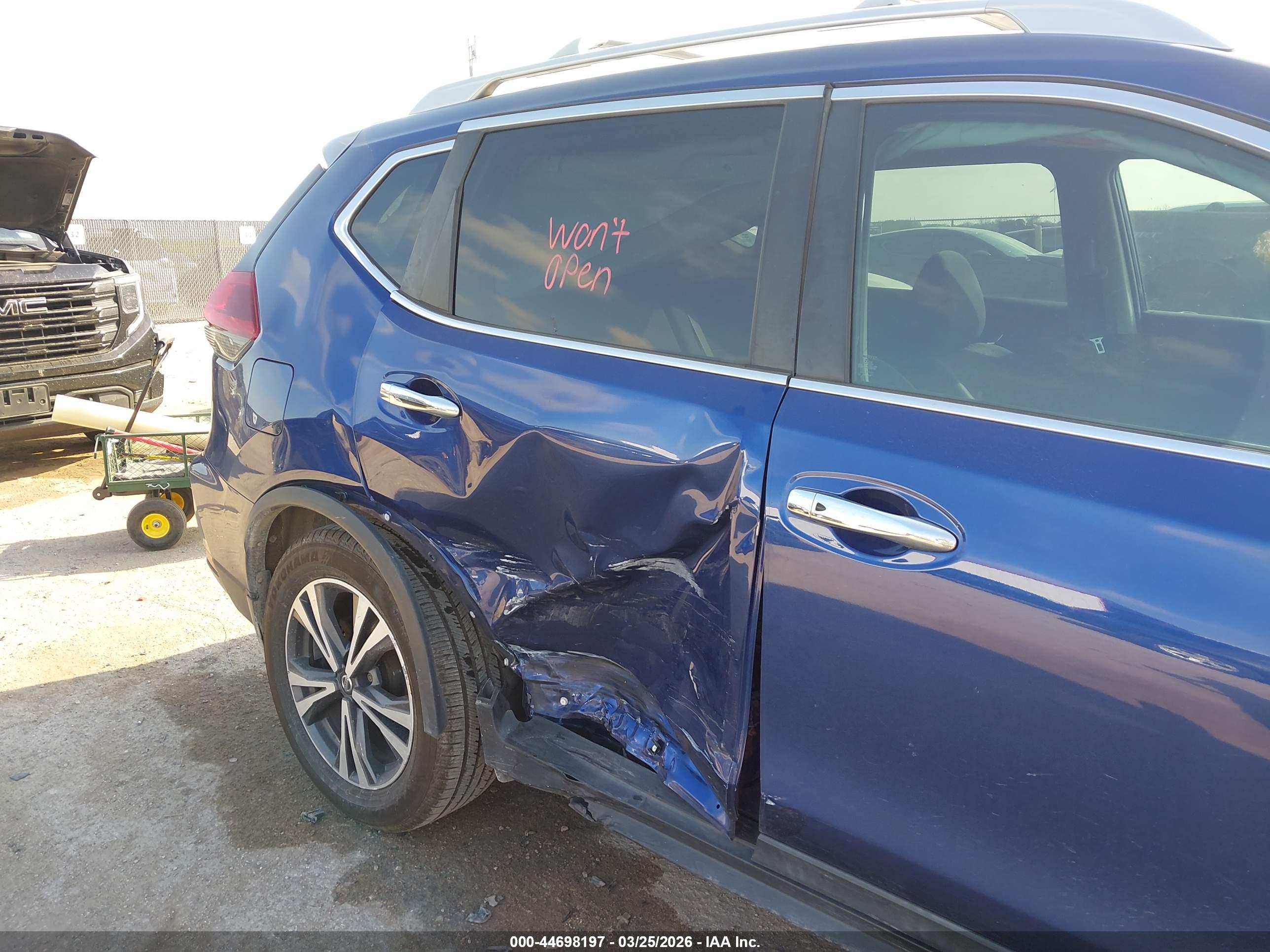 NISSAN ROGUE image 6