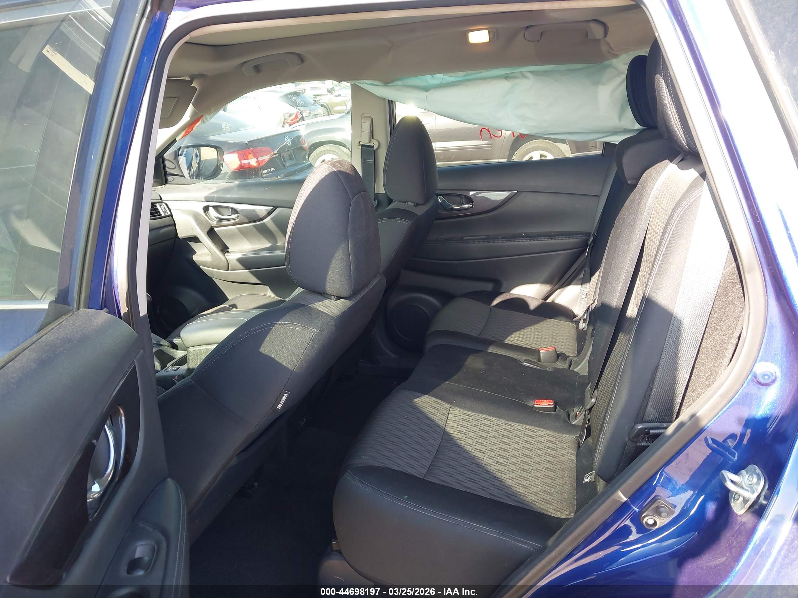 NISSAN ROGUE image 8