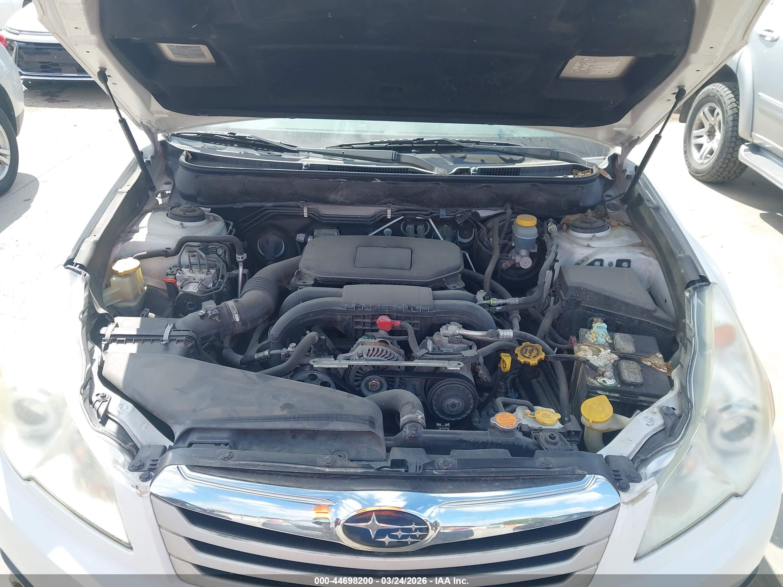 SUBARU OUTBACK image 10