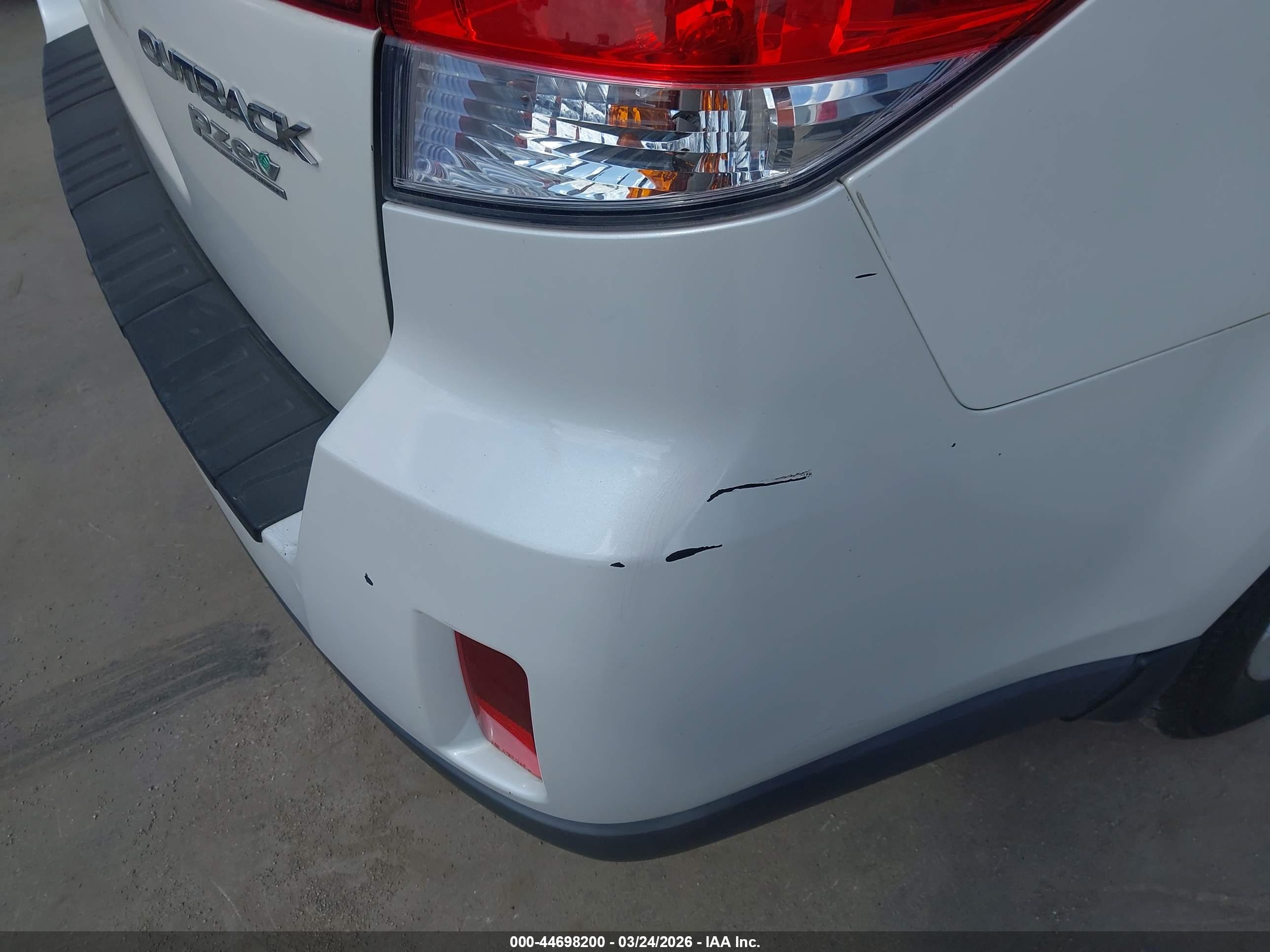 SUBARU OUTBACK image 6