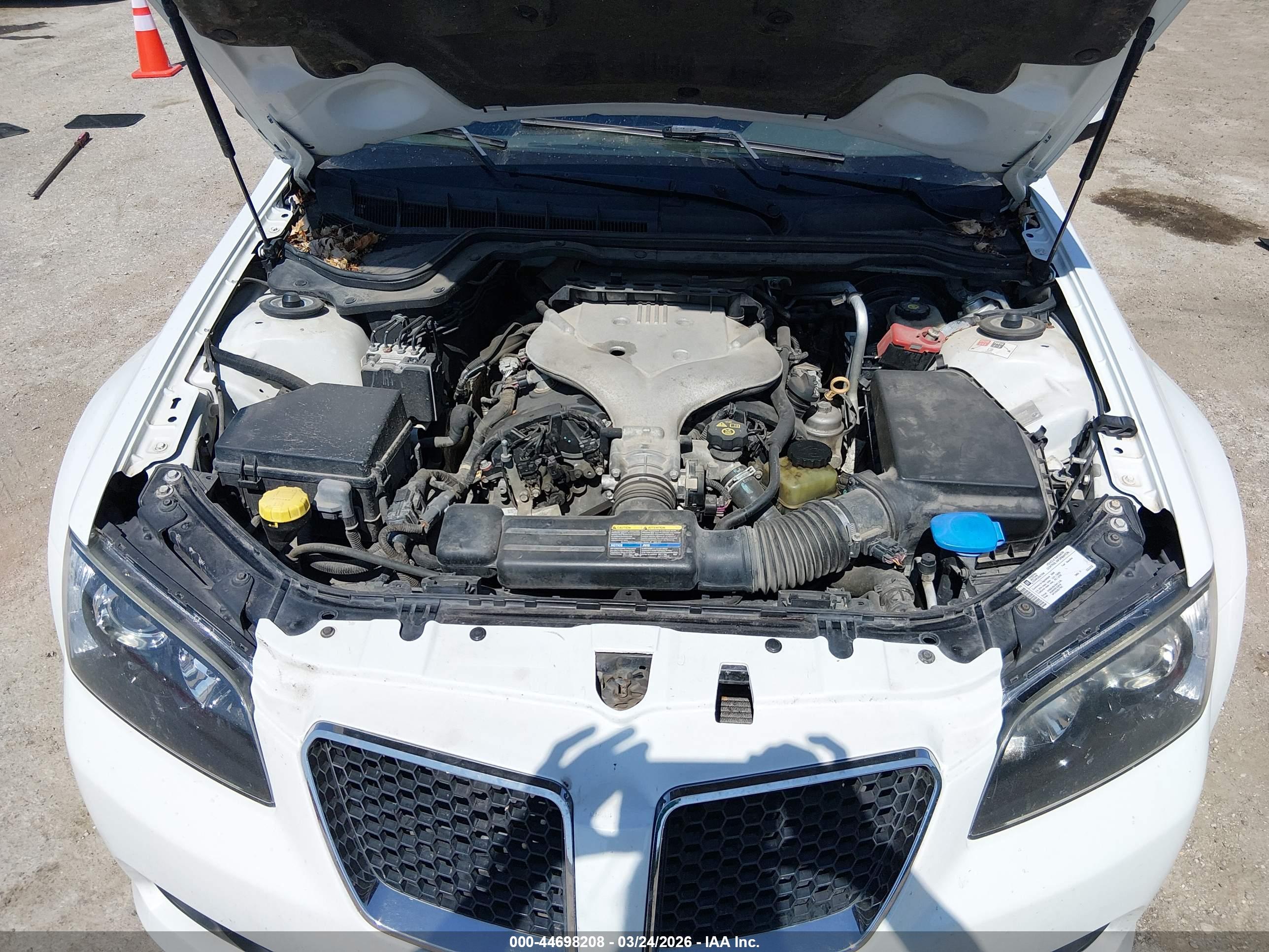 PONTIAC G8 image 10