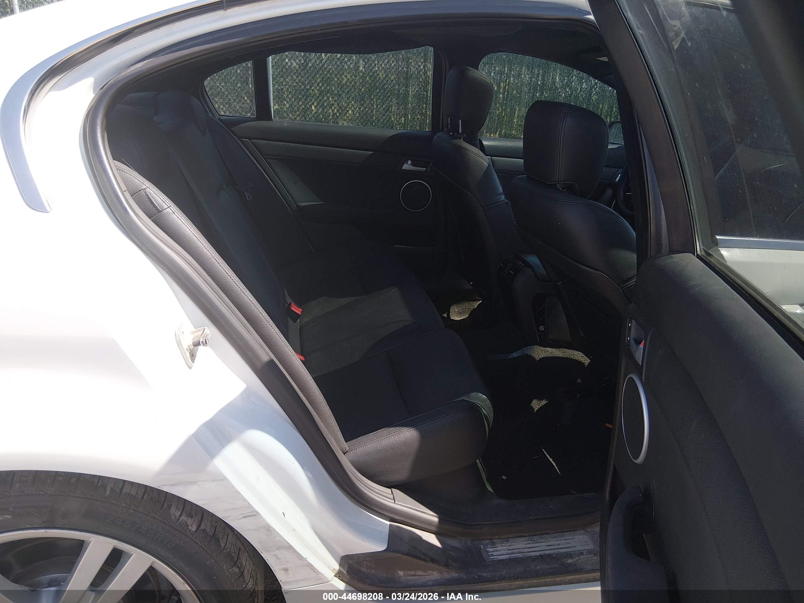 PONTIAC G8 image 8