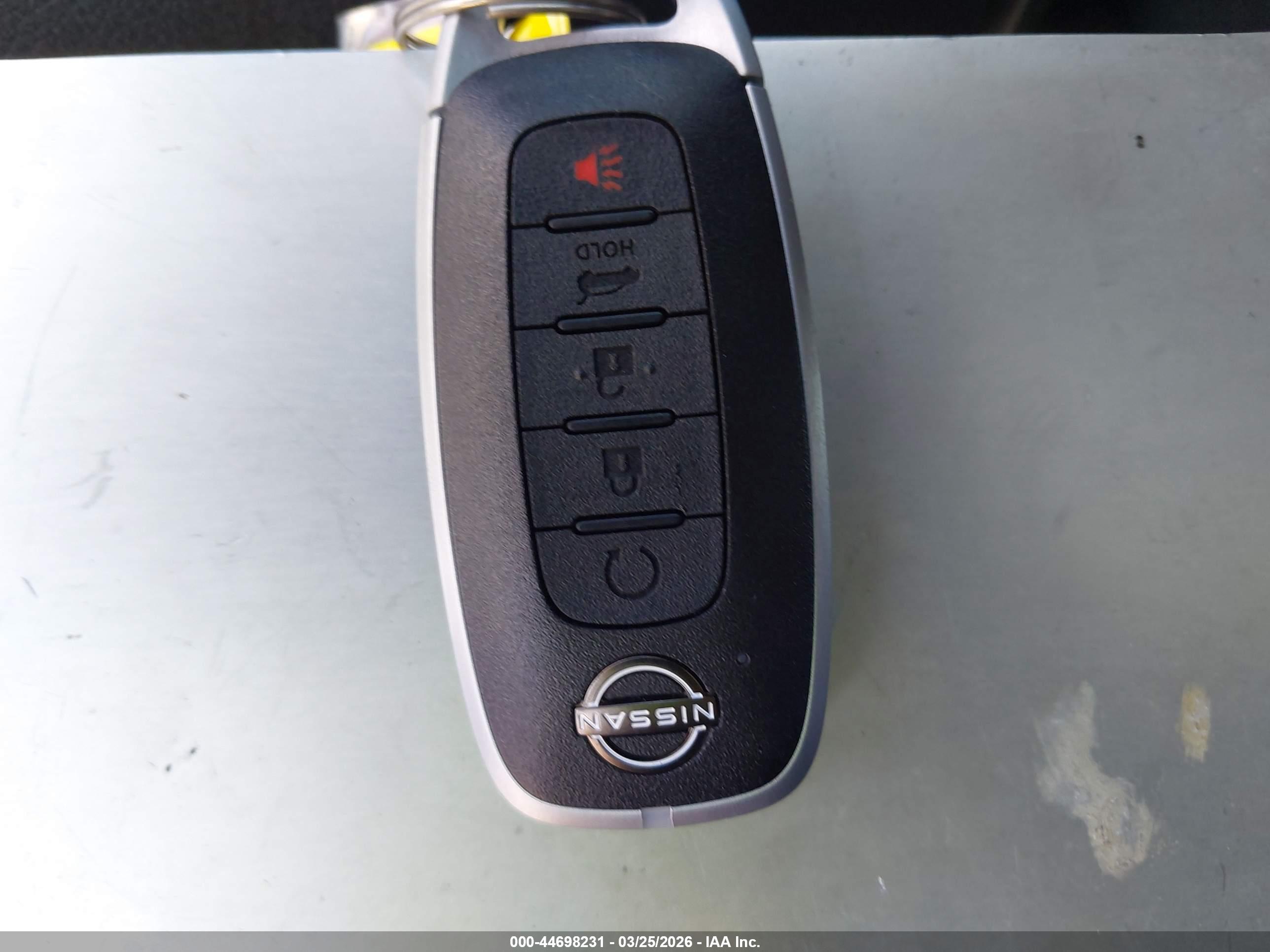 NISSAN ROGUE image 11