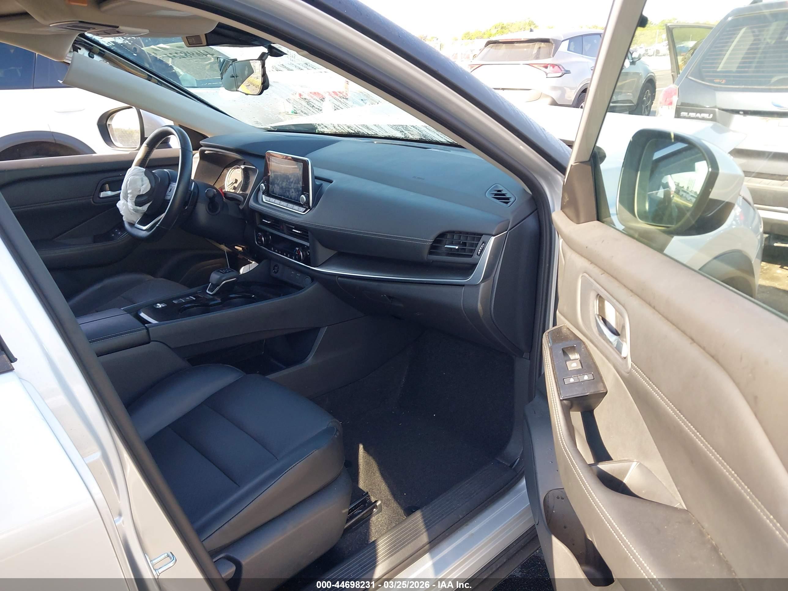 NISSAN ROGUE image 5