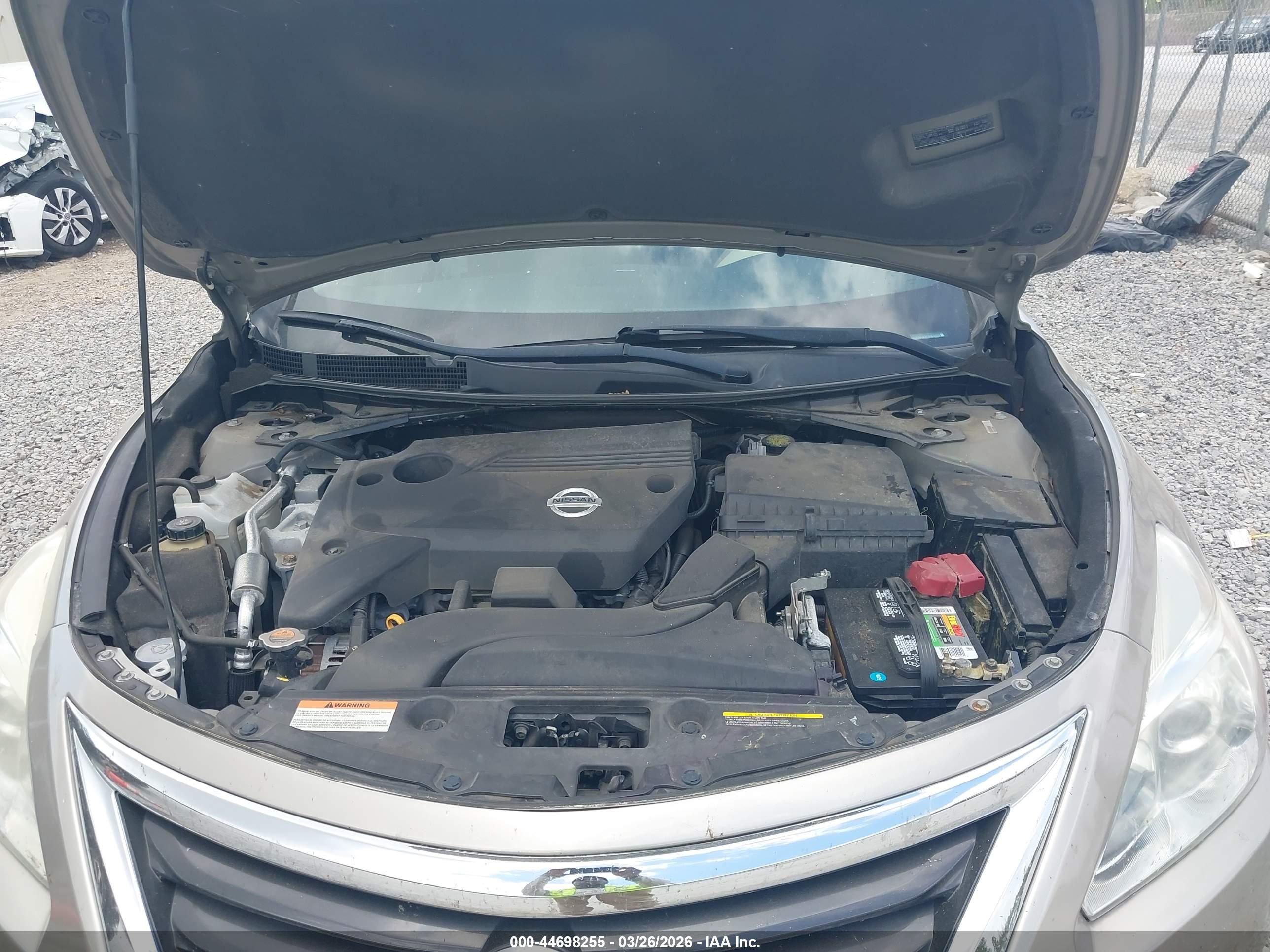 NISSAN ALTIMA image 10