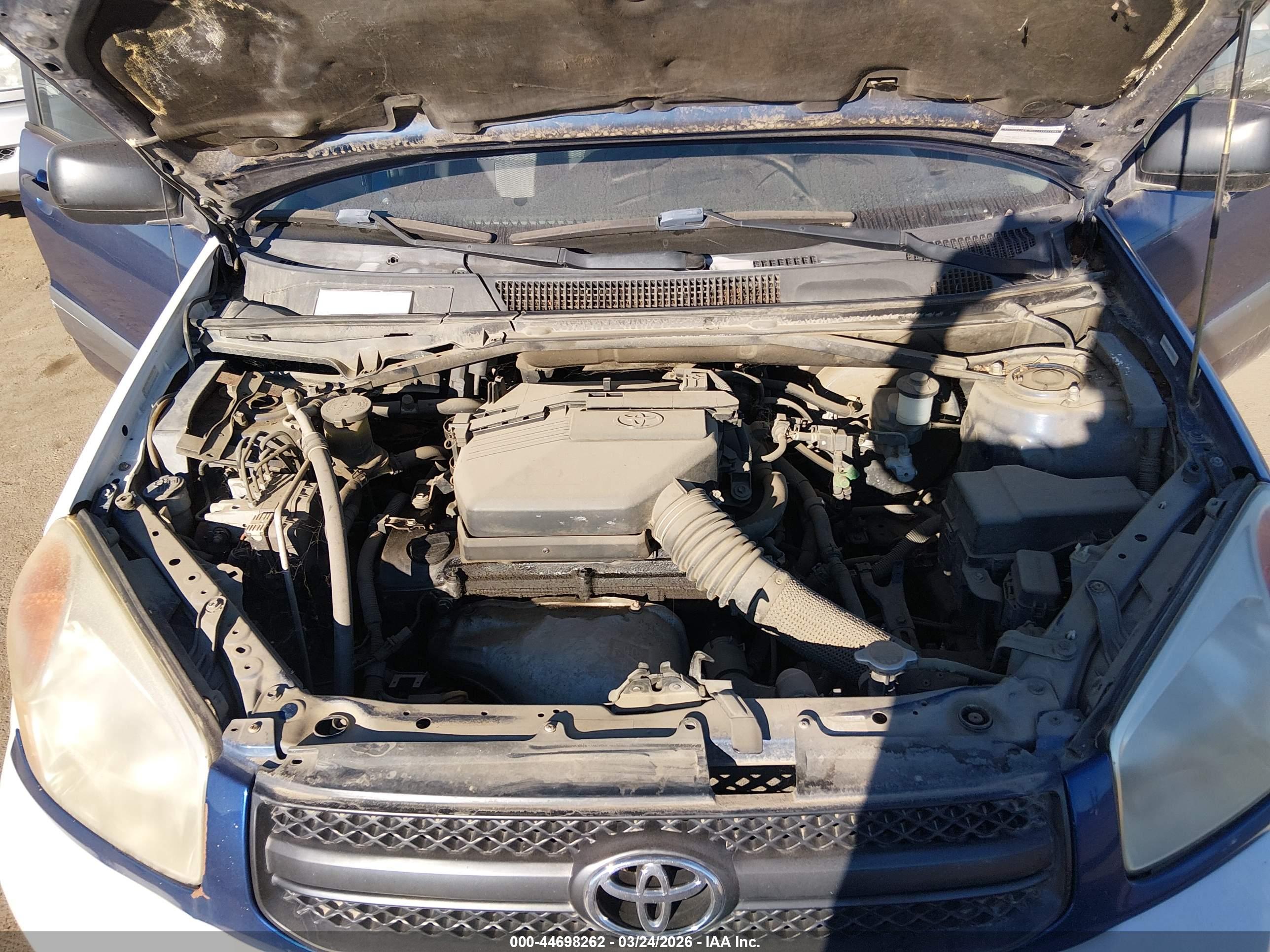 TOYOTA RAV4 image 10