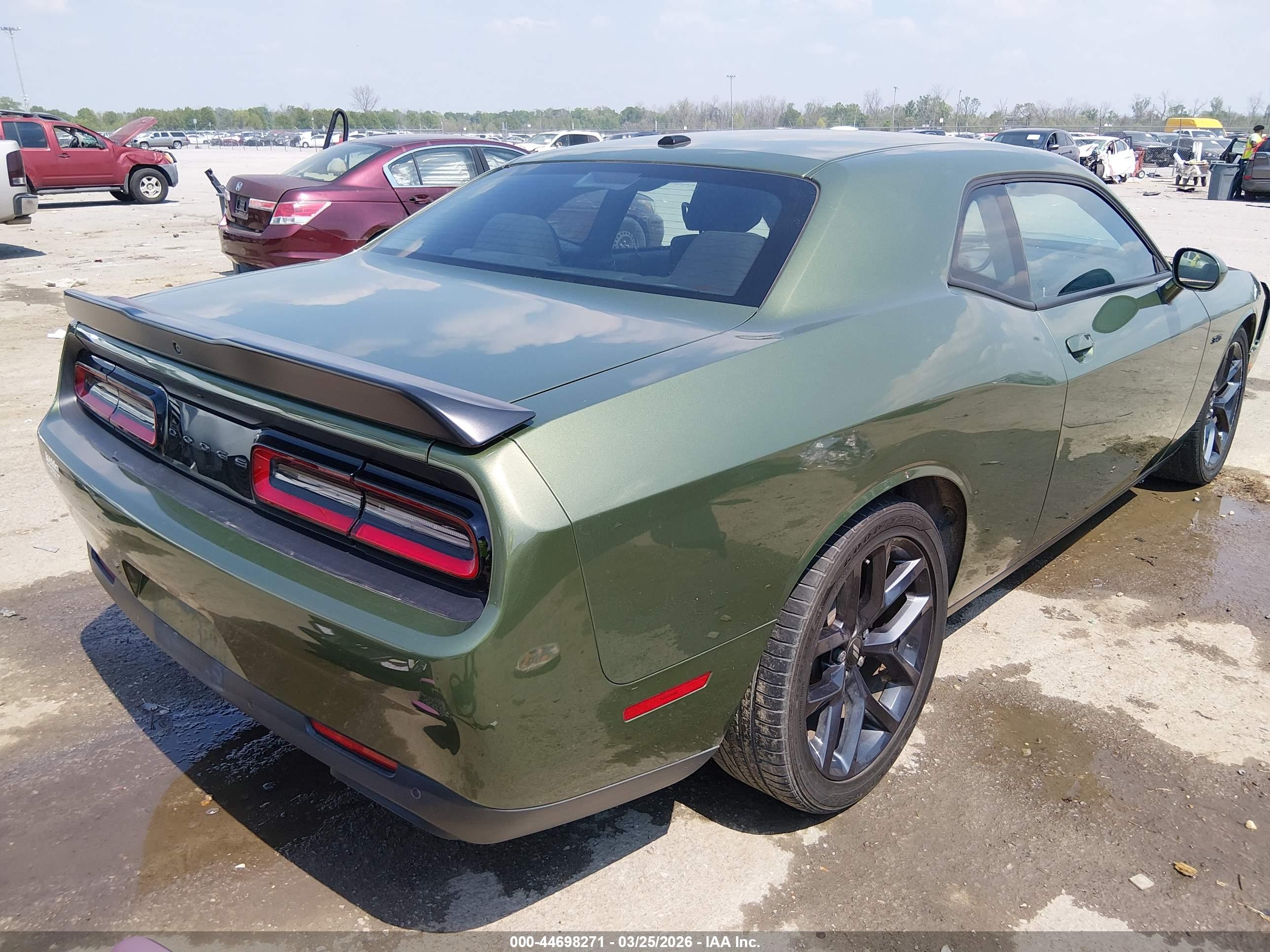 DODGE CHALLENGER image 4