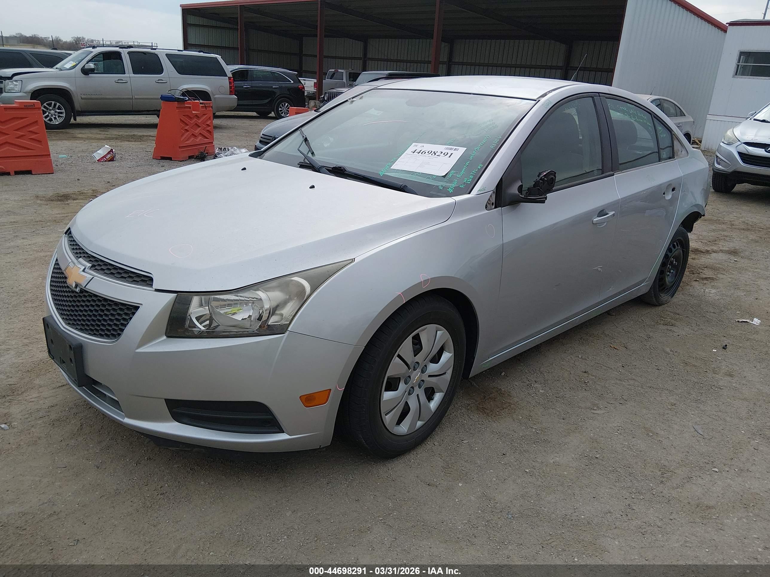 CHEVROLET CRUZE image 2