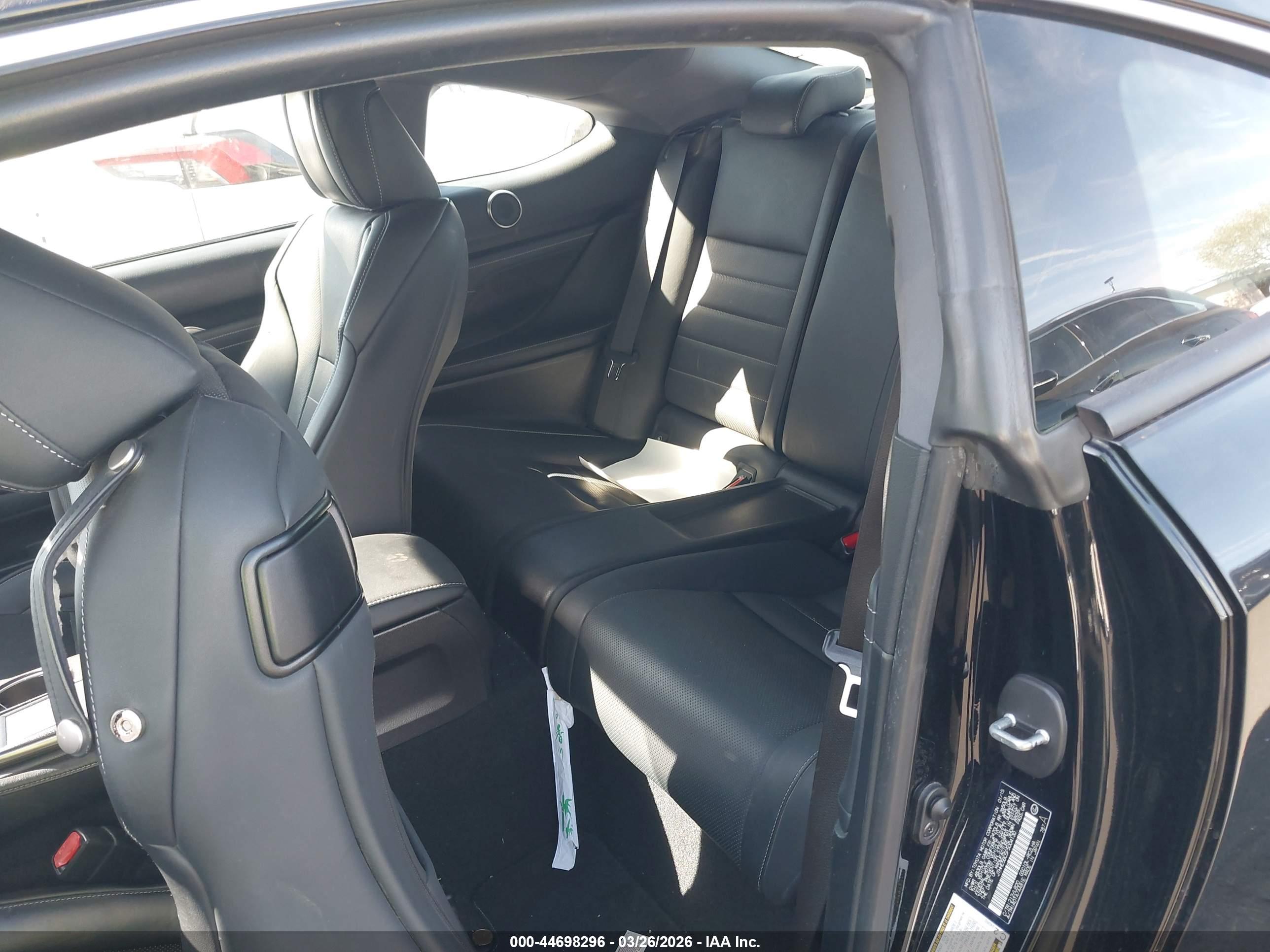 LEXUS RC image 8