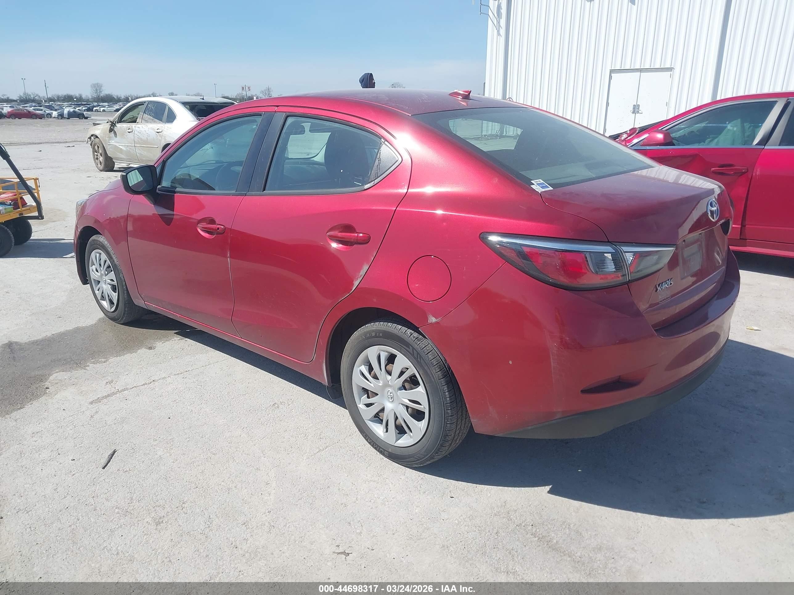 TOYOTA YARIS image 3