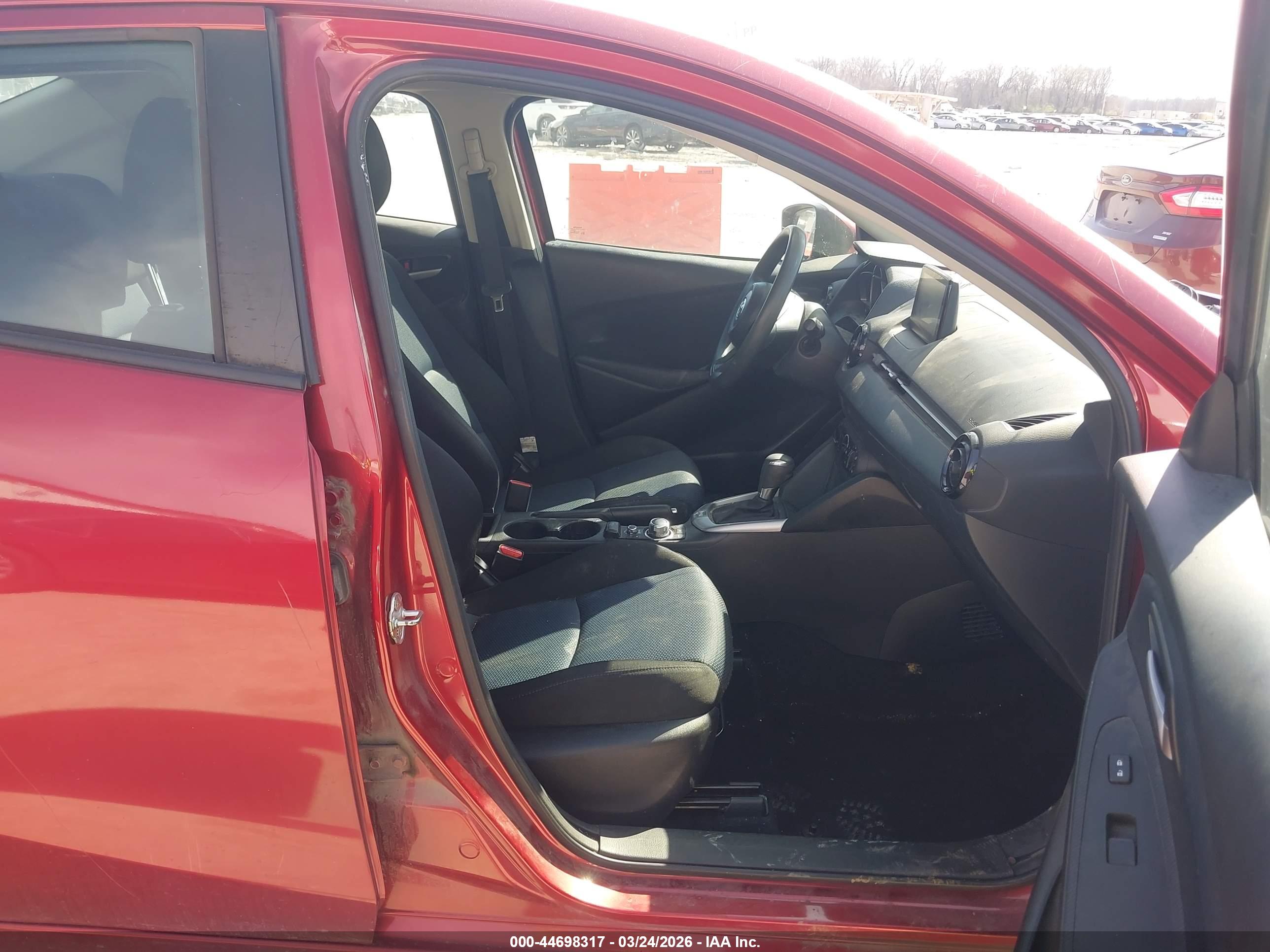 TOYOTA YARIS image 5