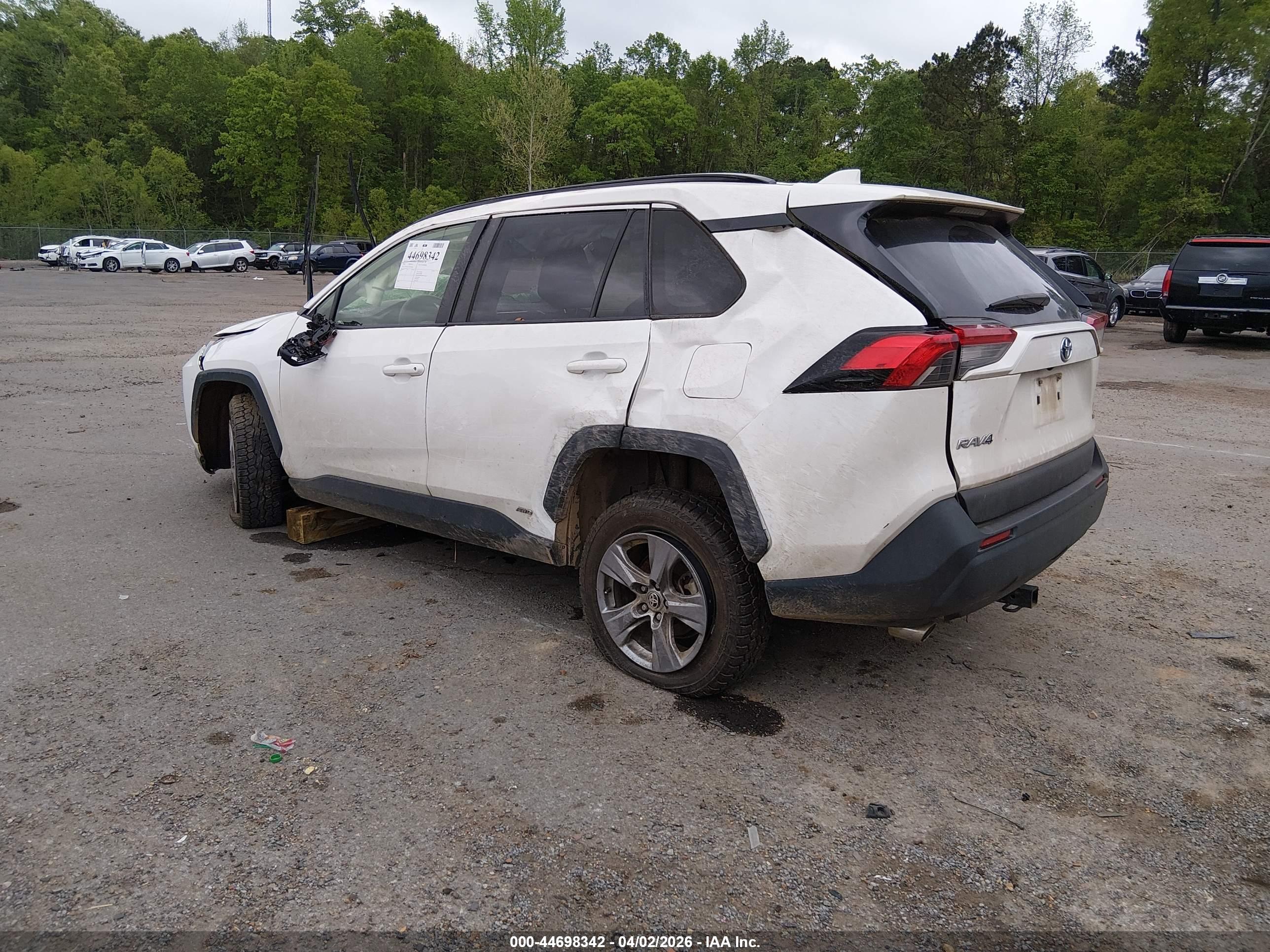 TOYOTA RAV4 image 3